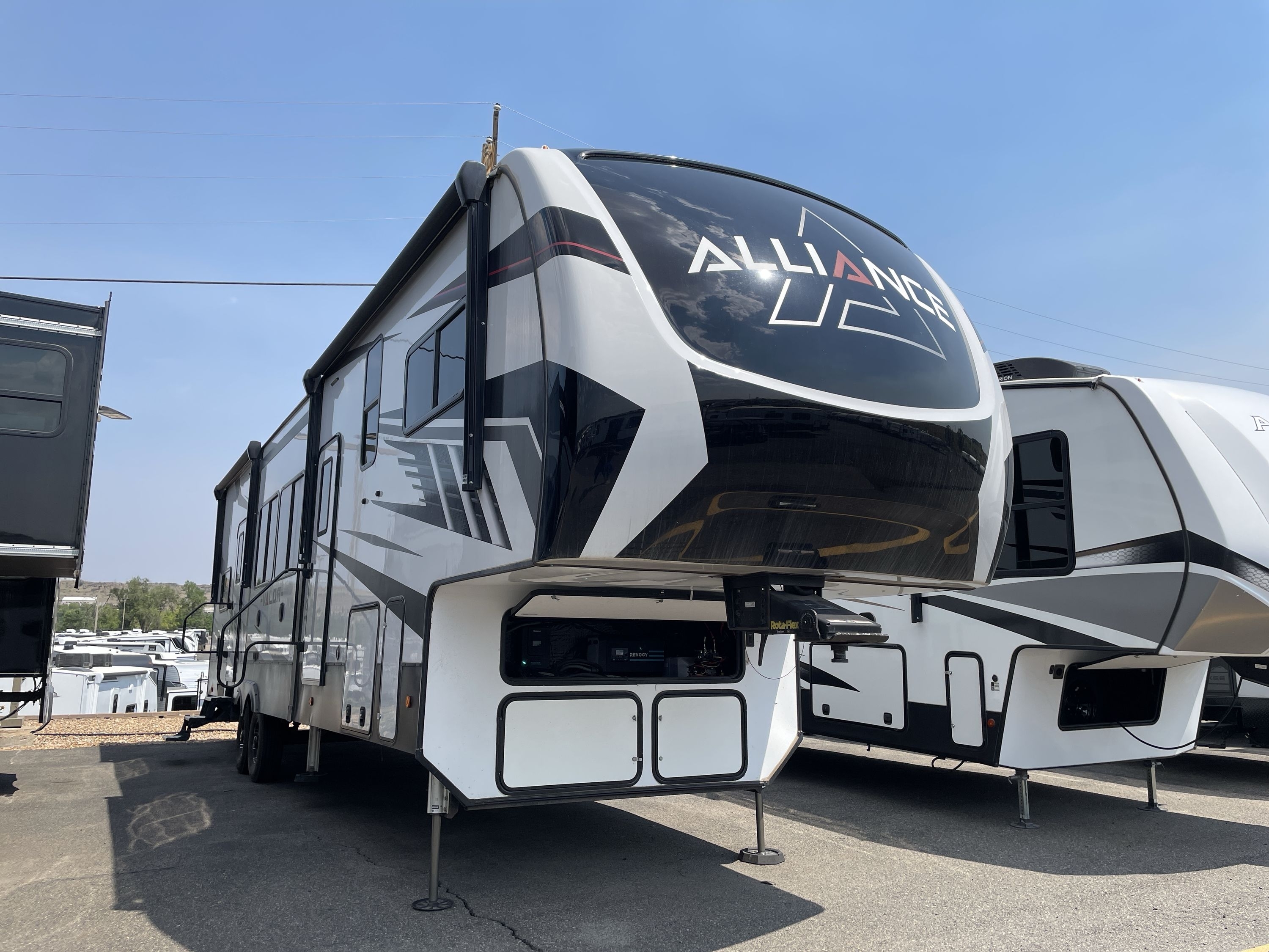 2021 Alliance VALOR 36V11 in golden CO