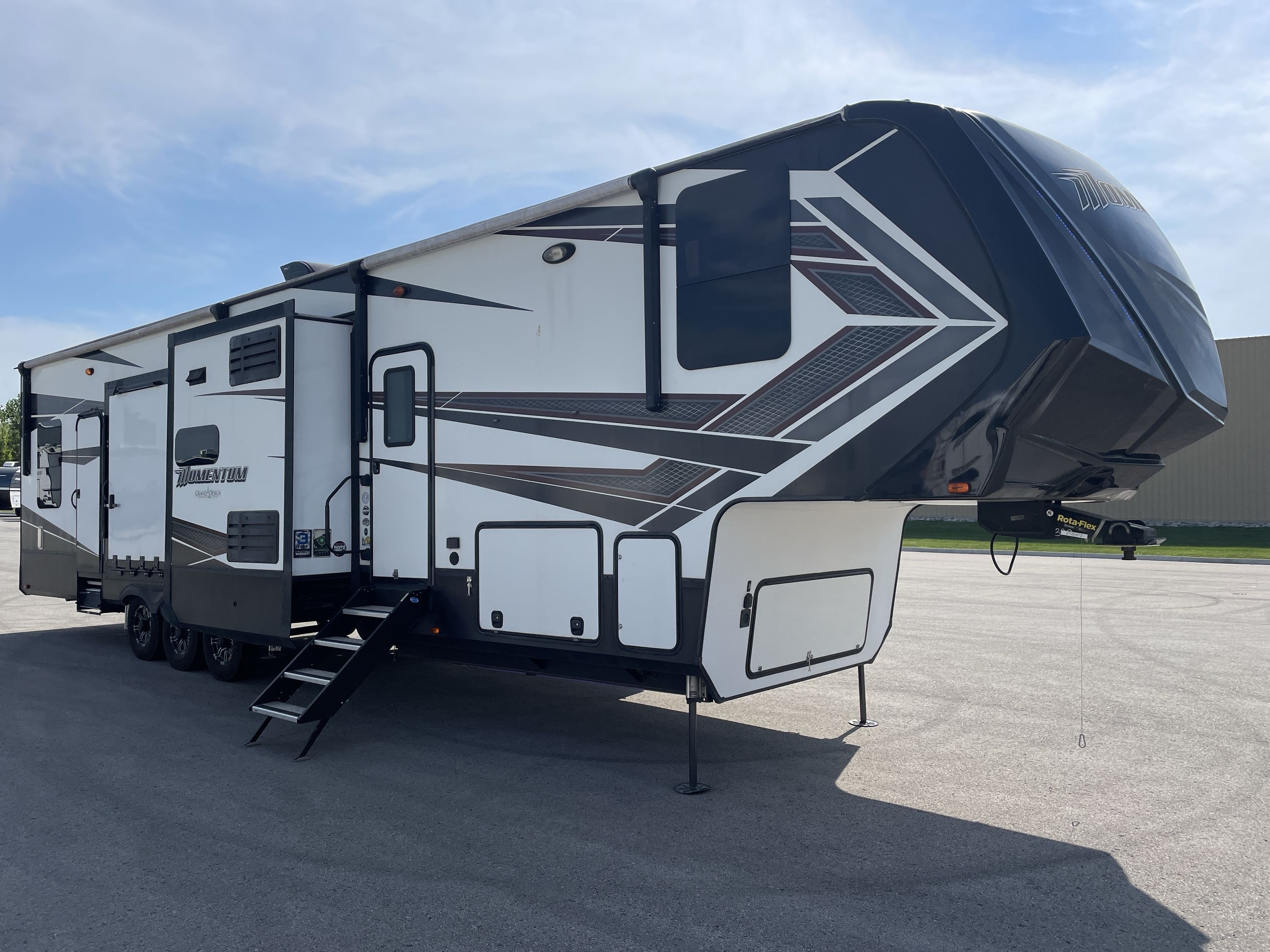 2019 Grand Design MOMENTUM 399TH in kansas city KS