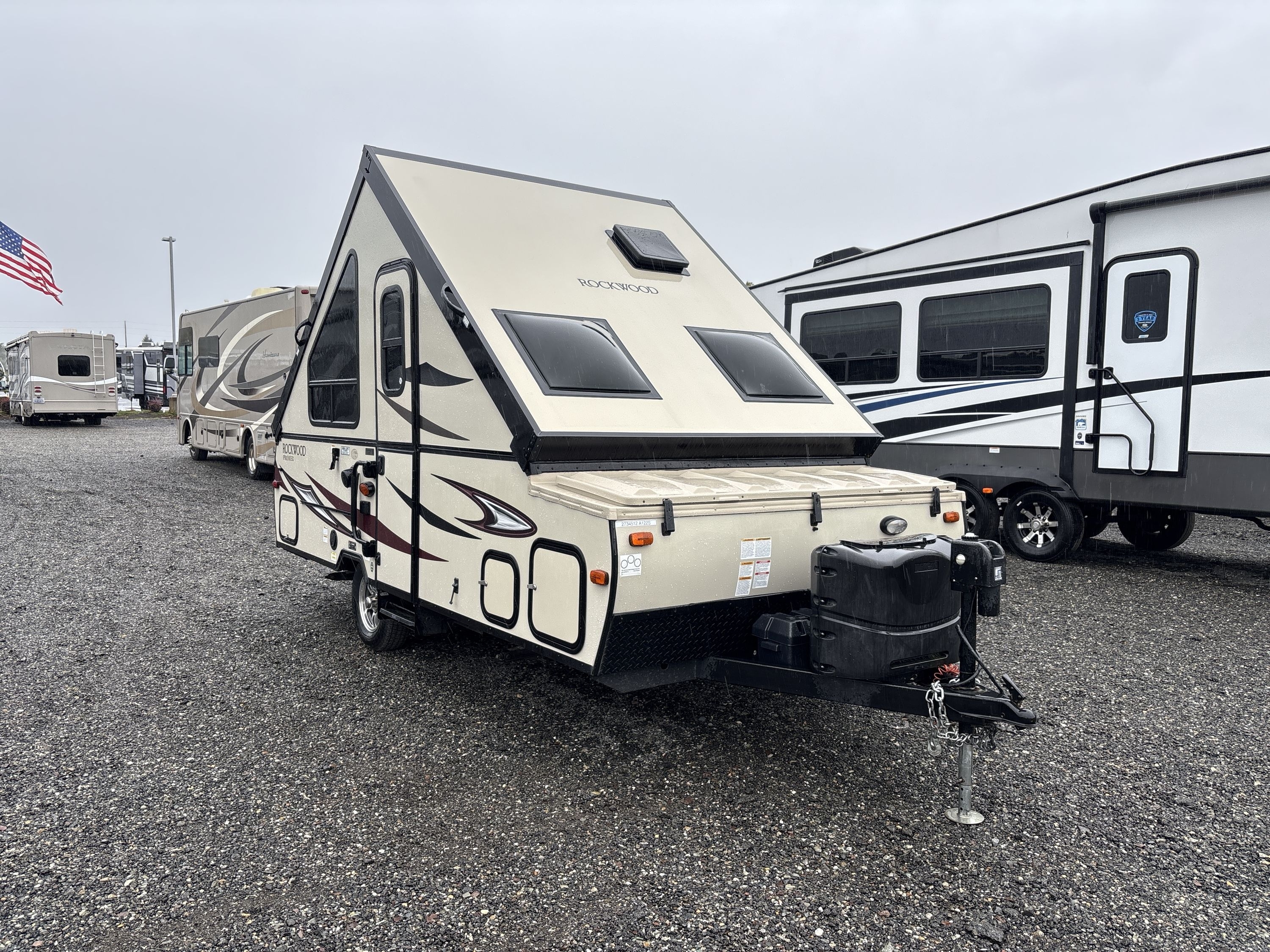 2017 Forest River ROCKWOOD HARD SIDE A122S in marysville WA