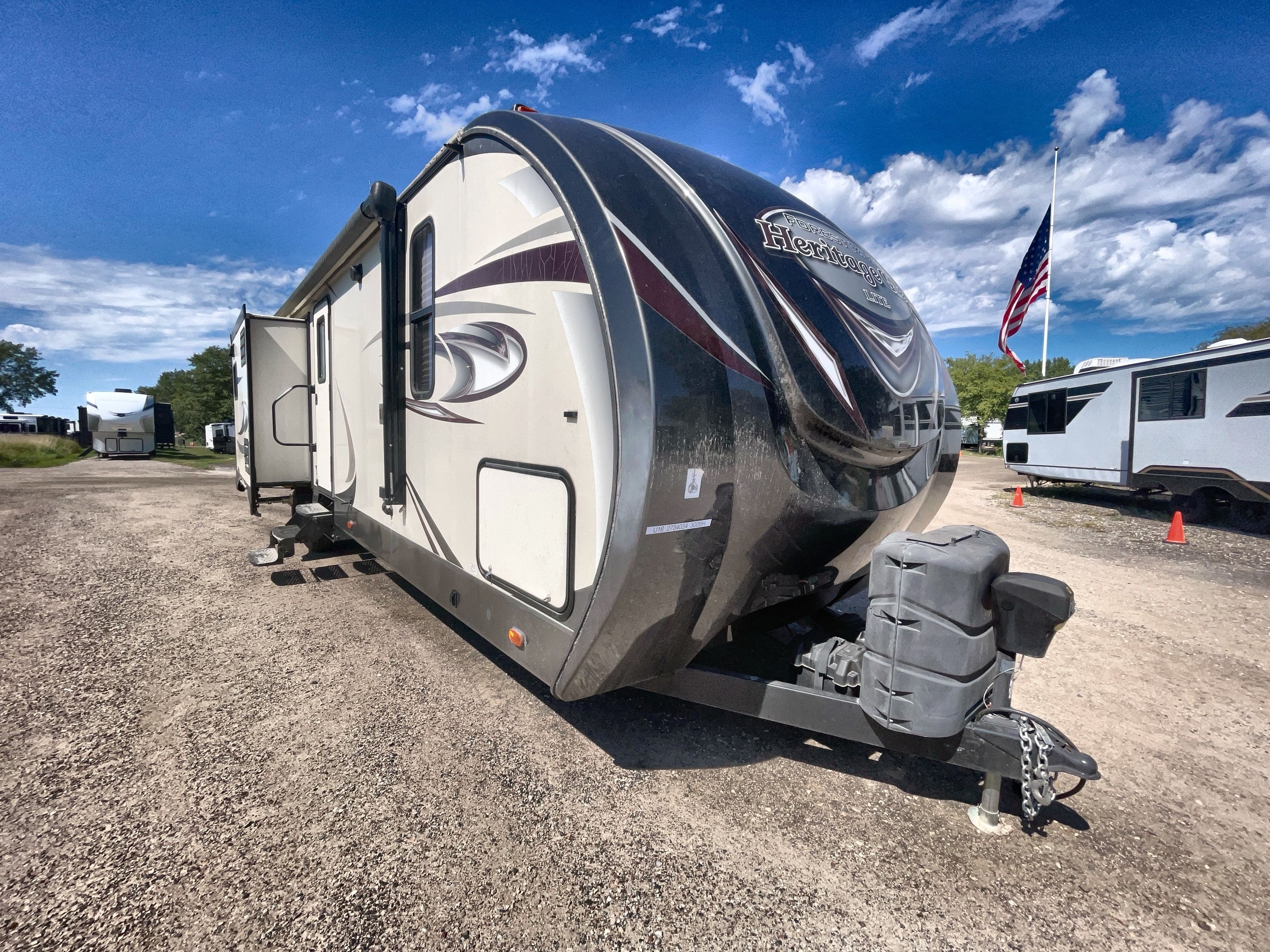 2016 Forest River WILDWOOD HERITAGE GLEN 300BH RV