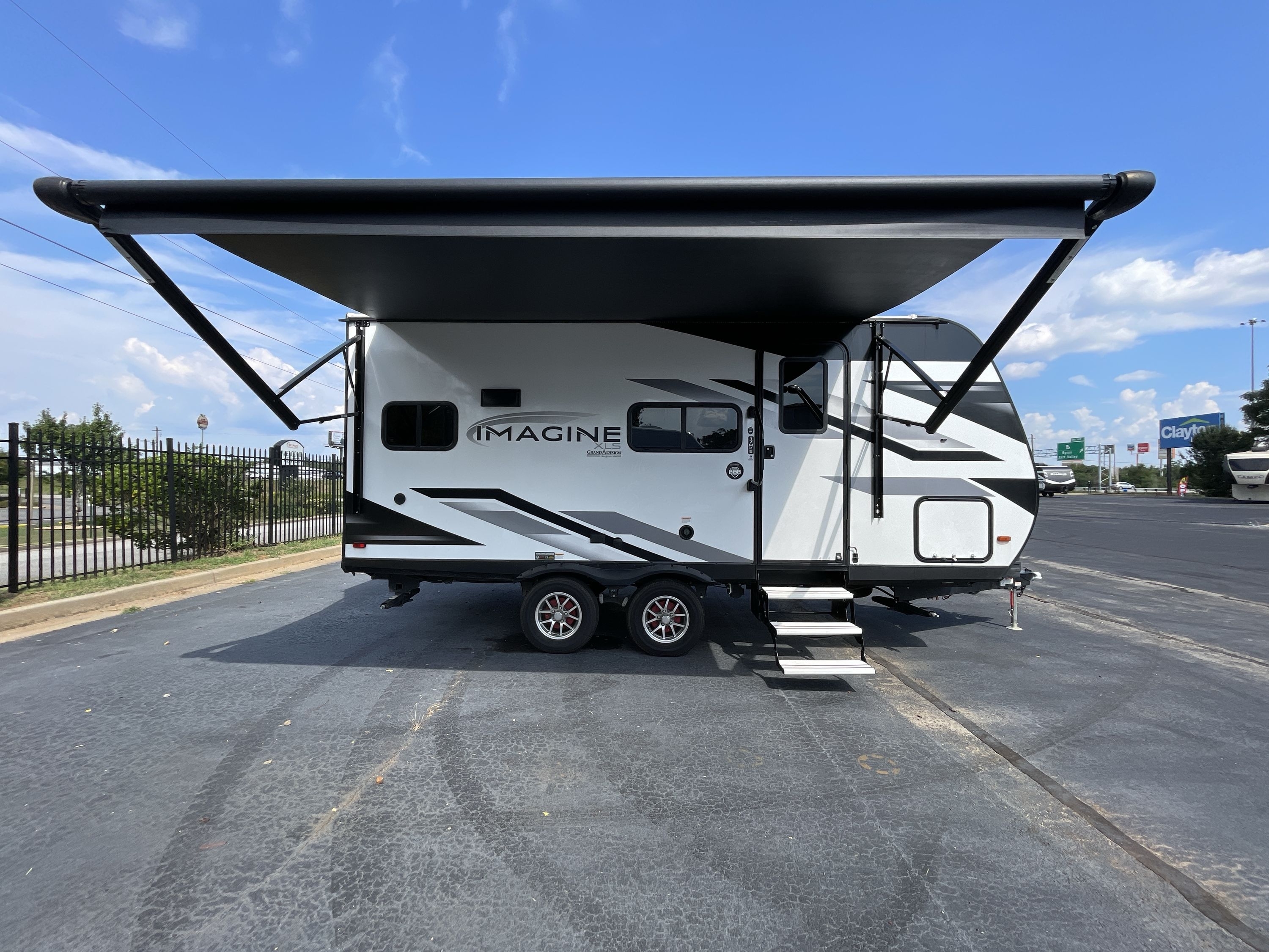 2025 Grand Design IMAGINE XLS 17MKE in byron GA