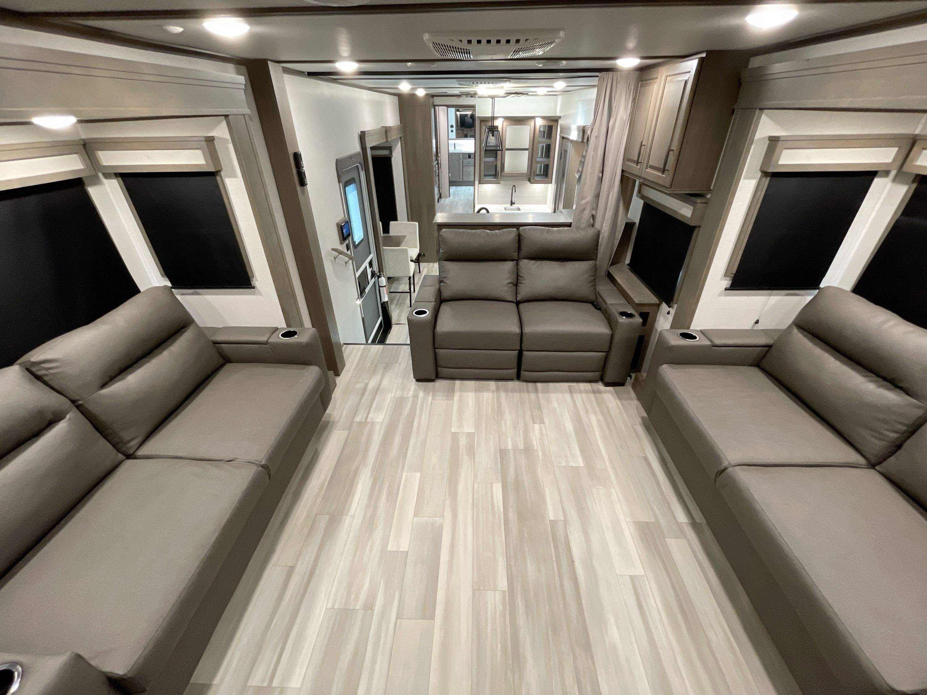 2023 Grand Design SOLITUDE 382WB in richmond IN