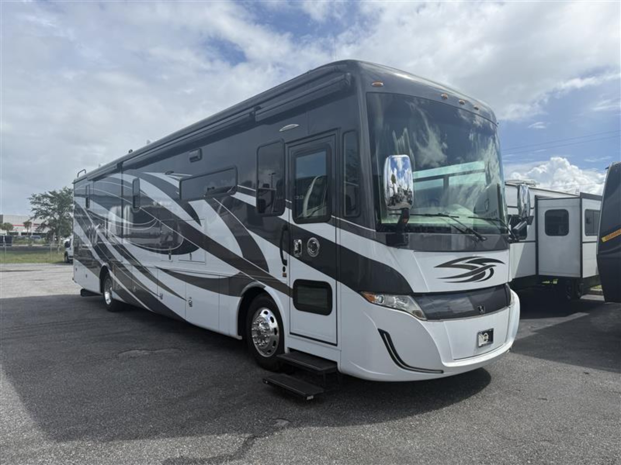 2021 Tiffin ALLEGRO RED 38LL RV
