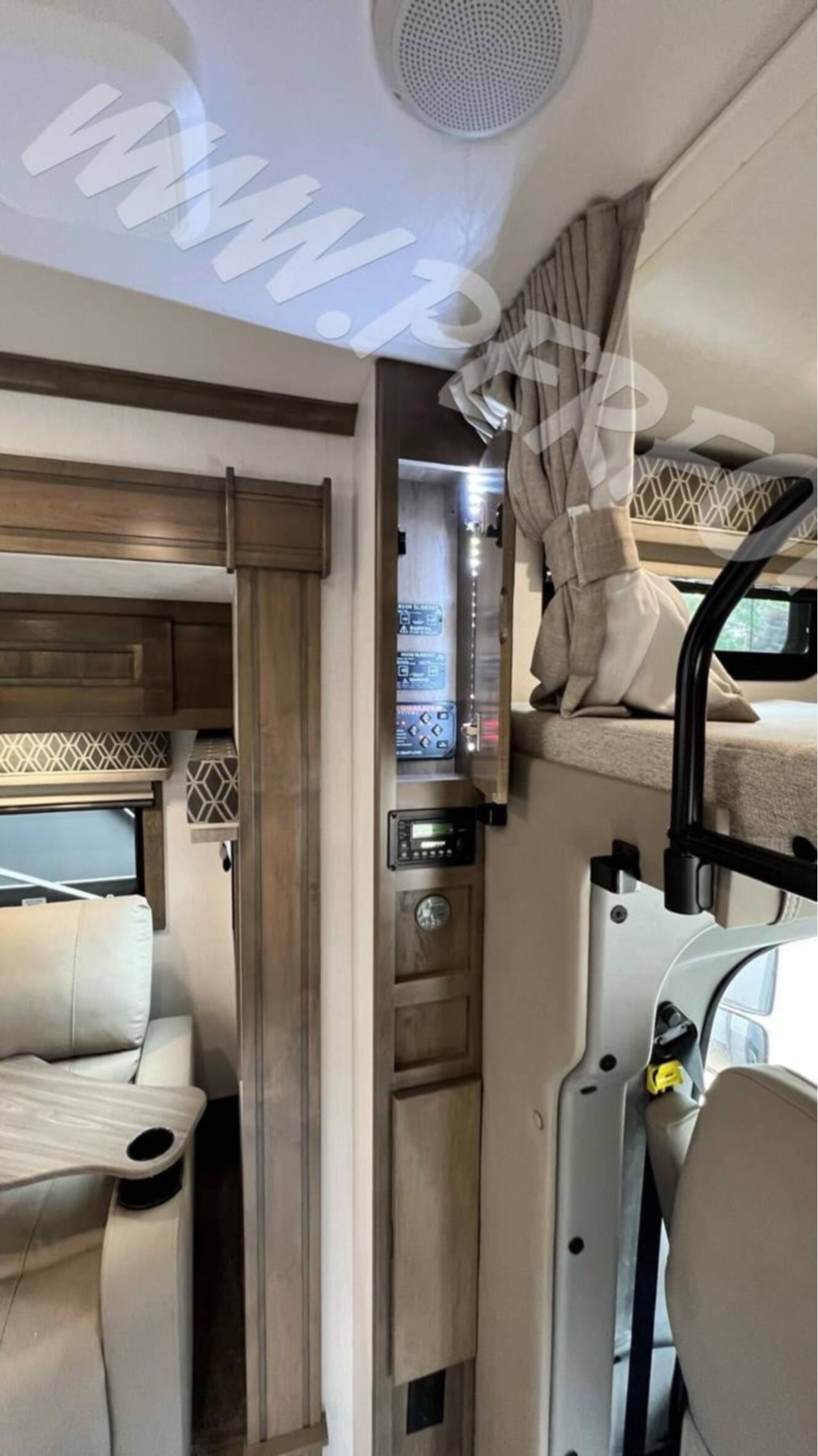 A photo of this 2026 Dynamax DX3 34KD