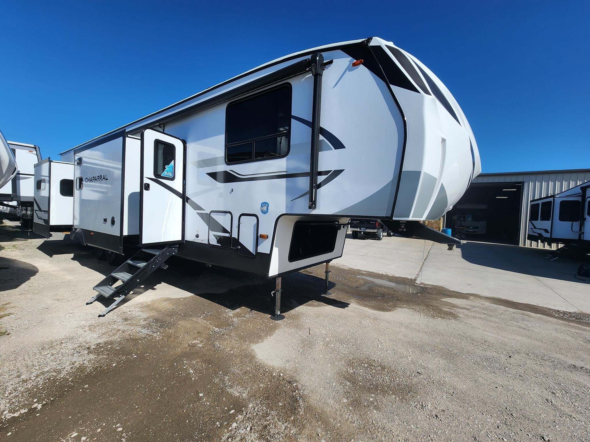 2025 Coachmen CHAPARRAL 375BAF in norfolk NE