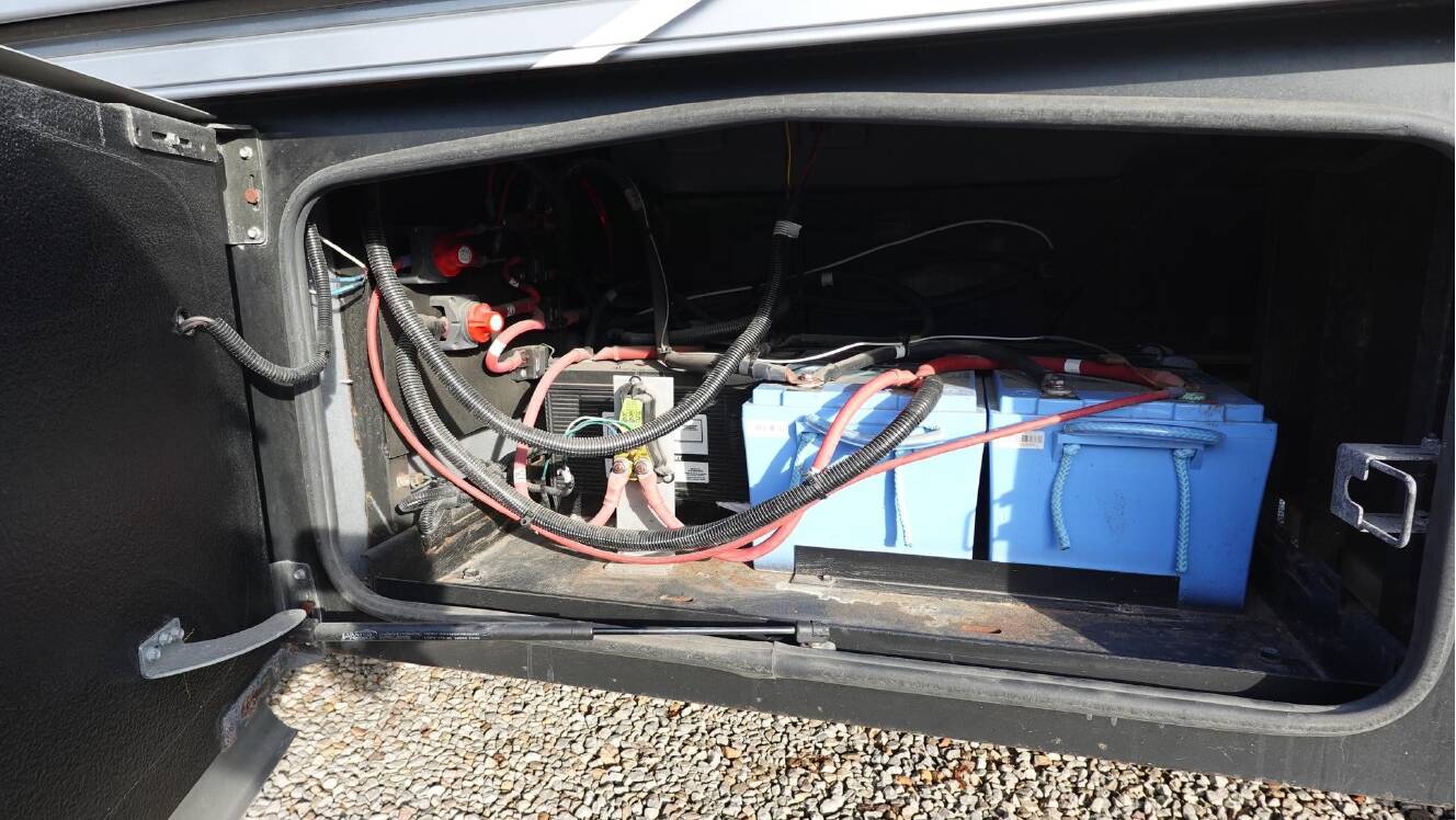 A photo of this 2024 Dynamax DX3 34KD