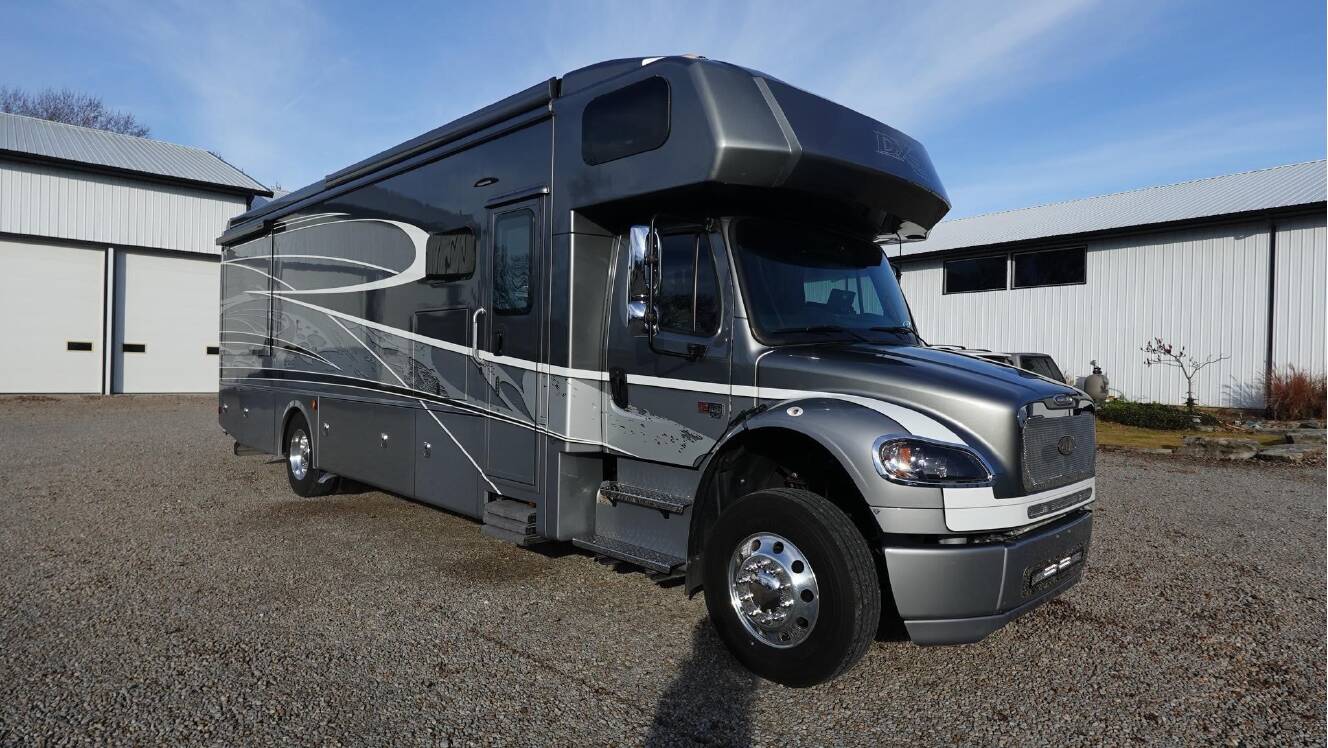 A photo of this 2024 Dynamax DX3 34KD