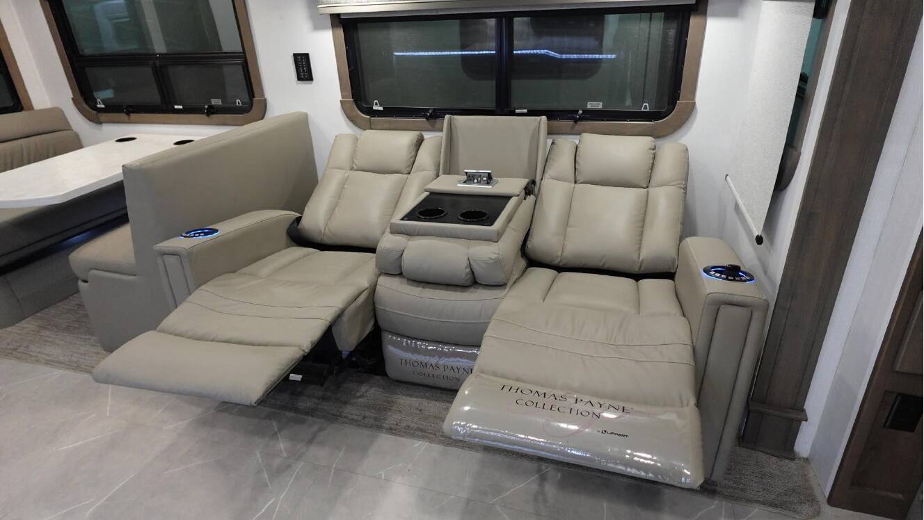 A photo of this 2024 Dynamax DX3 34KD