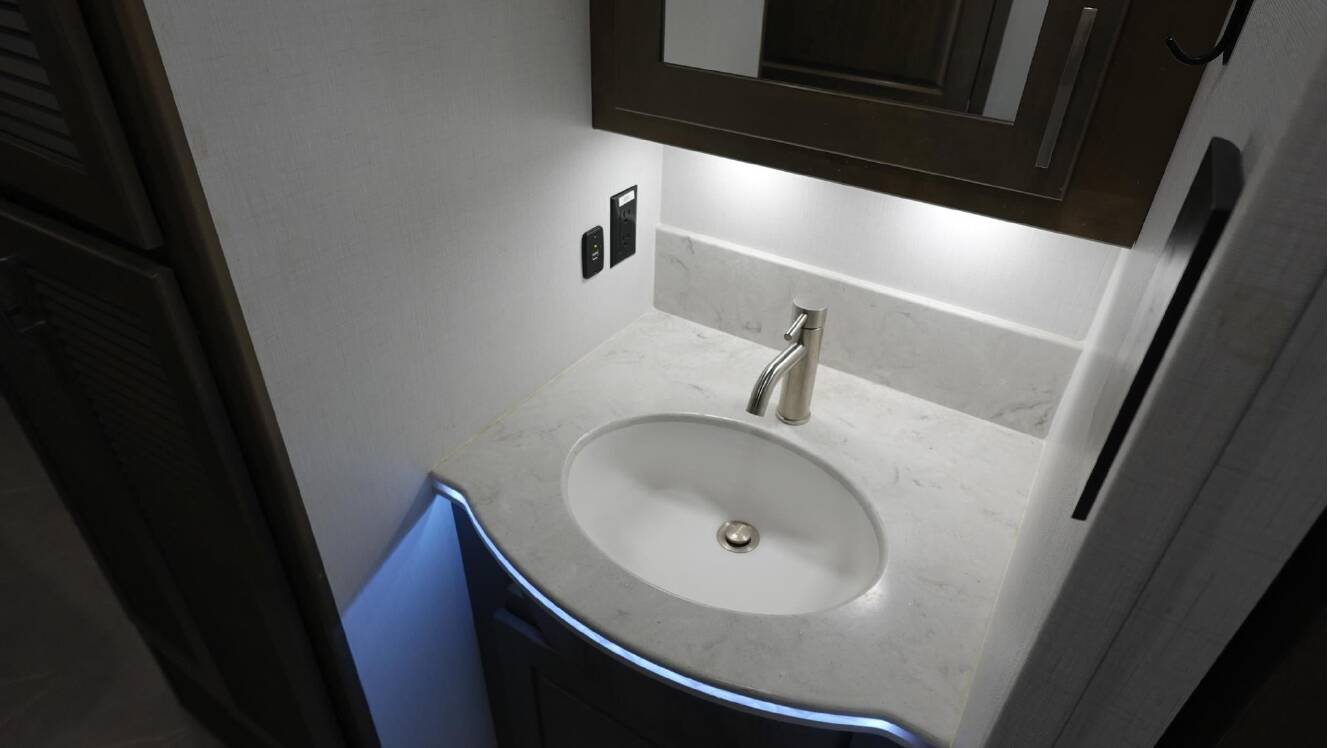 A photo of this 2024 Dynamax DX3 34KD