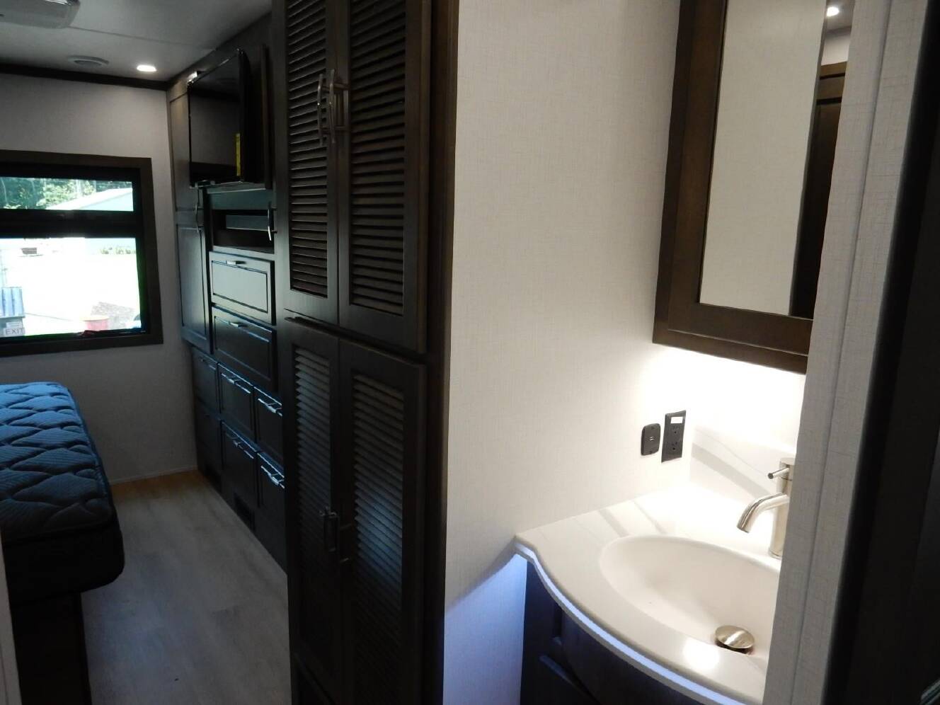 A photo of this 2027 Dynamax DX3 34KD