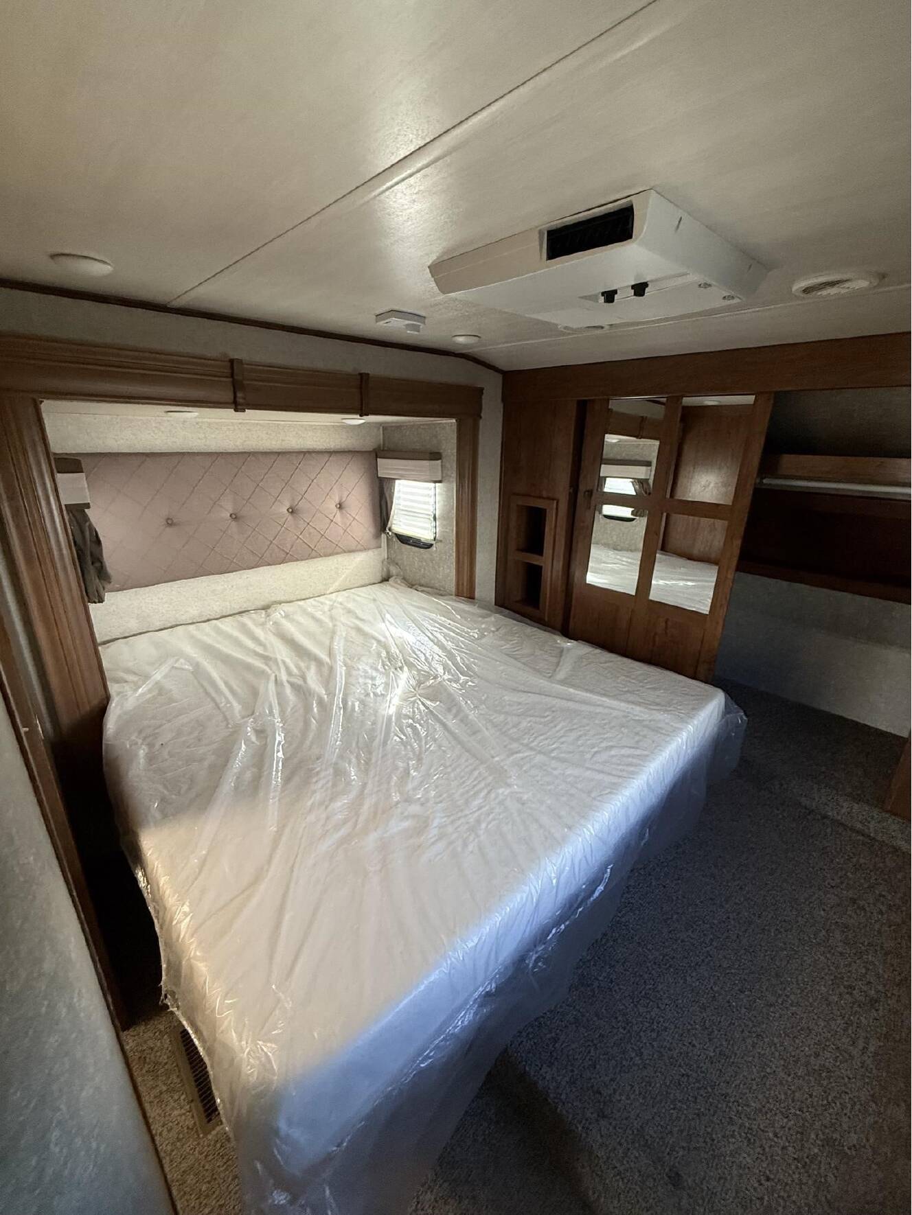 A photo of this 2018 Heartland SUNDANCE XLT 269TS
