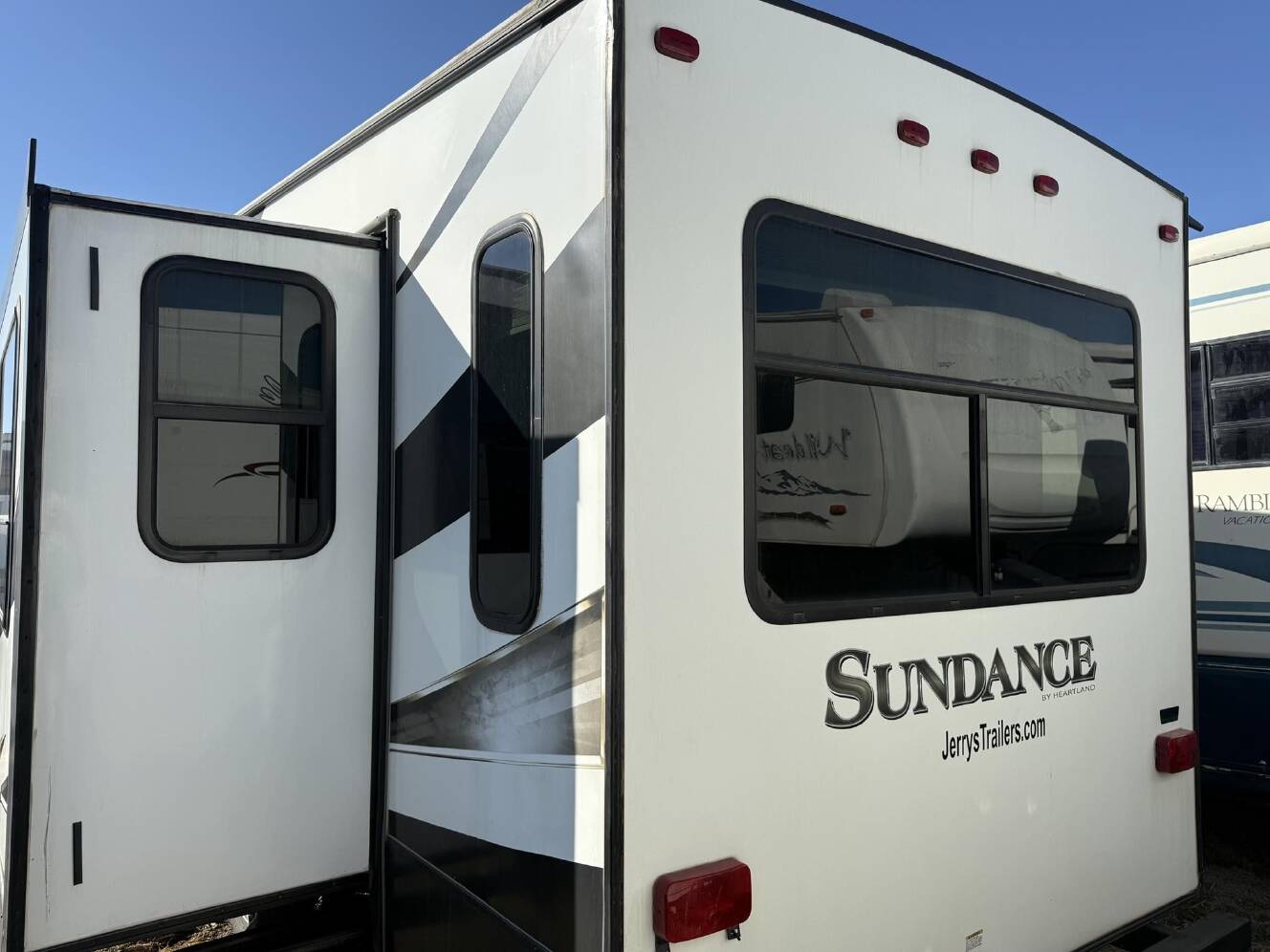 A photo of this 2018 Heartland SUNDANCE XLT 269TS