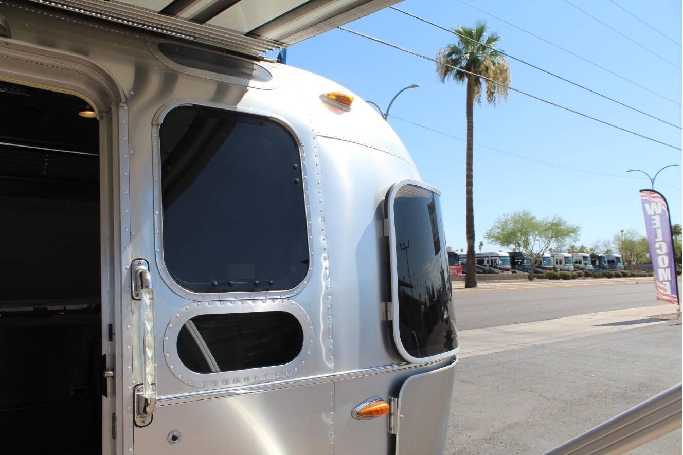 A photo of this 2017 Airstream CLASSIC 30RB