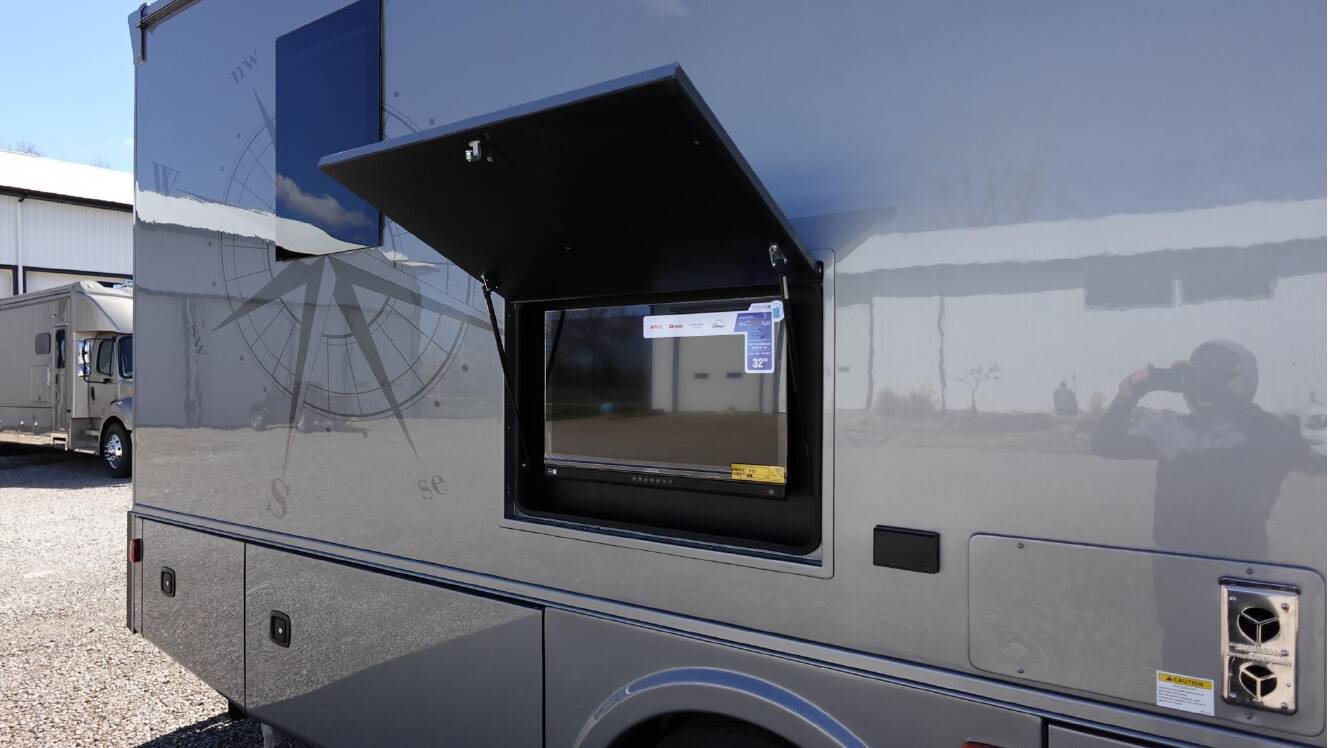 A photo of this 2026 Dynamax ISATA 6 30FW