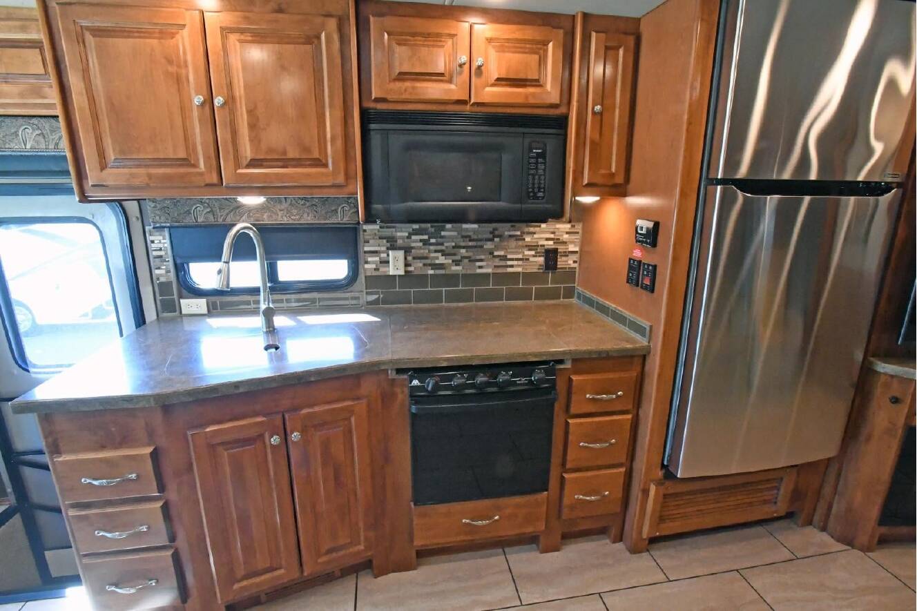 A photo of this 2016 Tiffin ALLEGRO OPEN ROAD 36LA