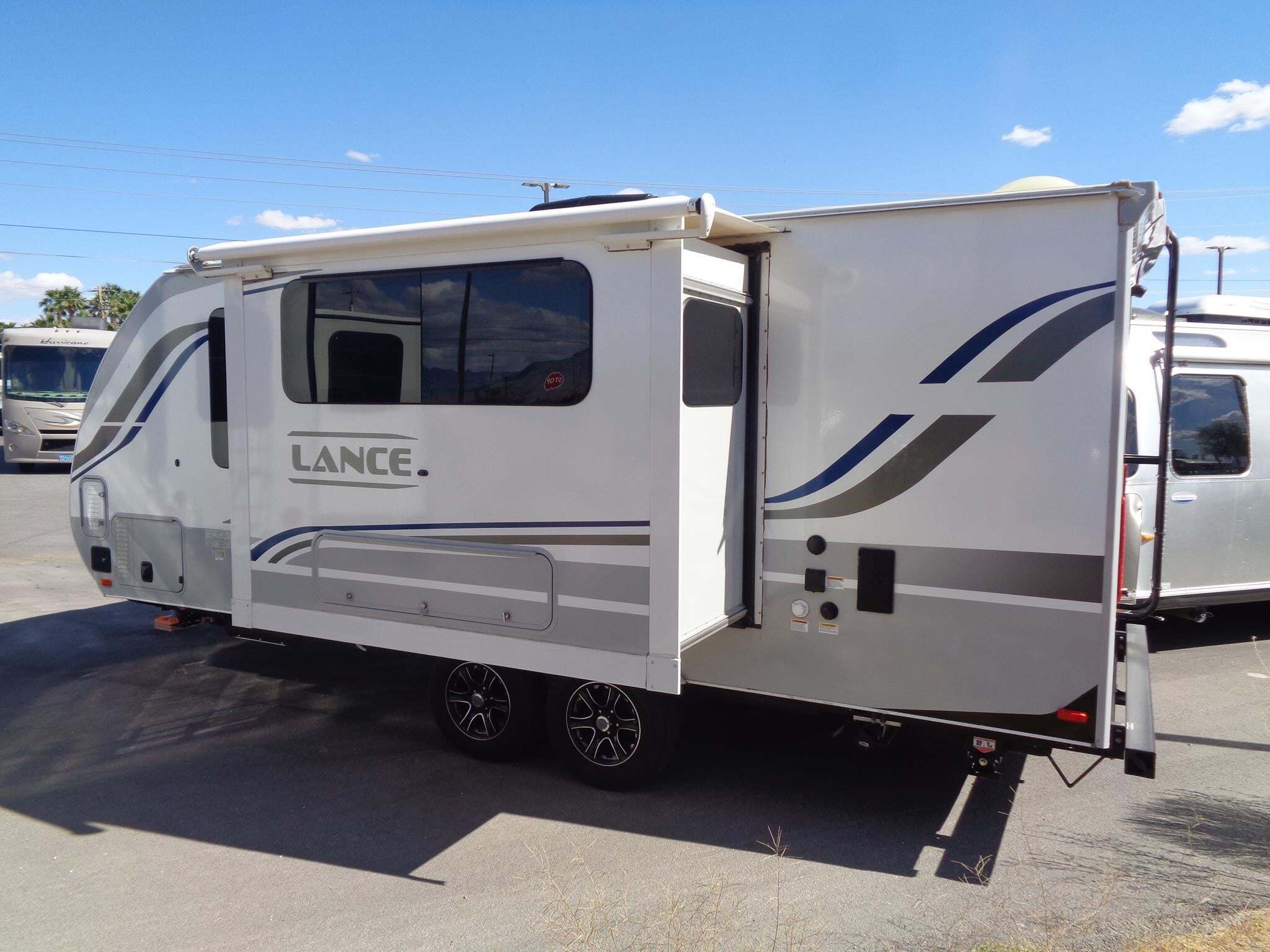 2021 Lance 1995 in pahrump NV