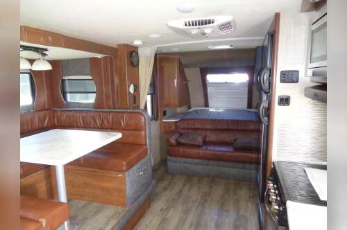 2021 Lance 1995 in pahrump NV