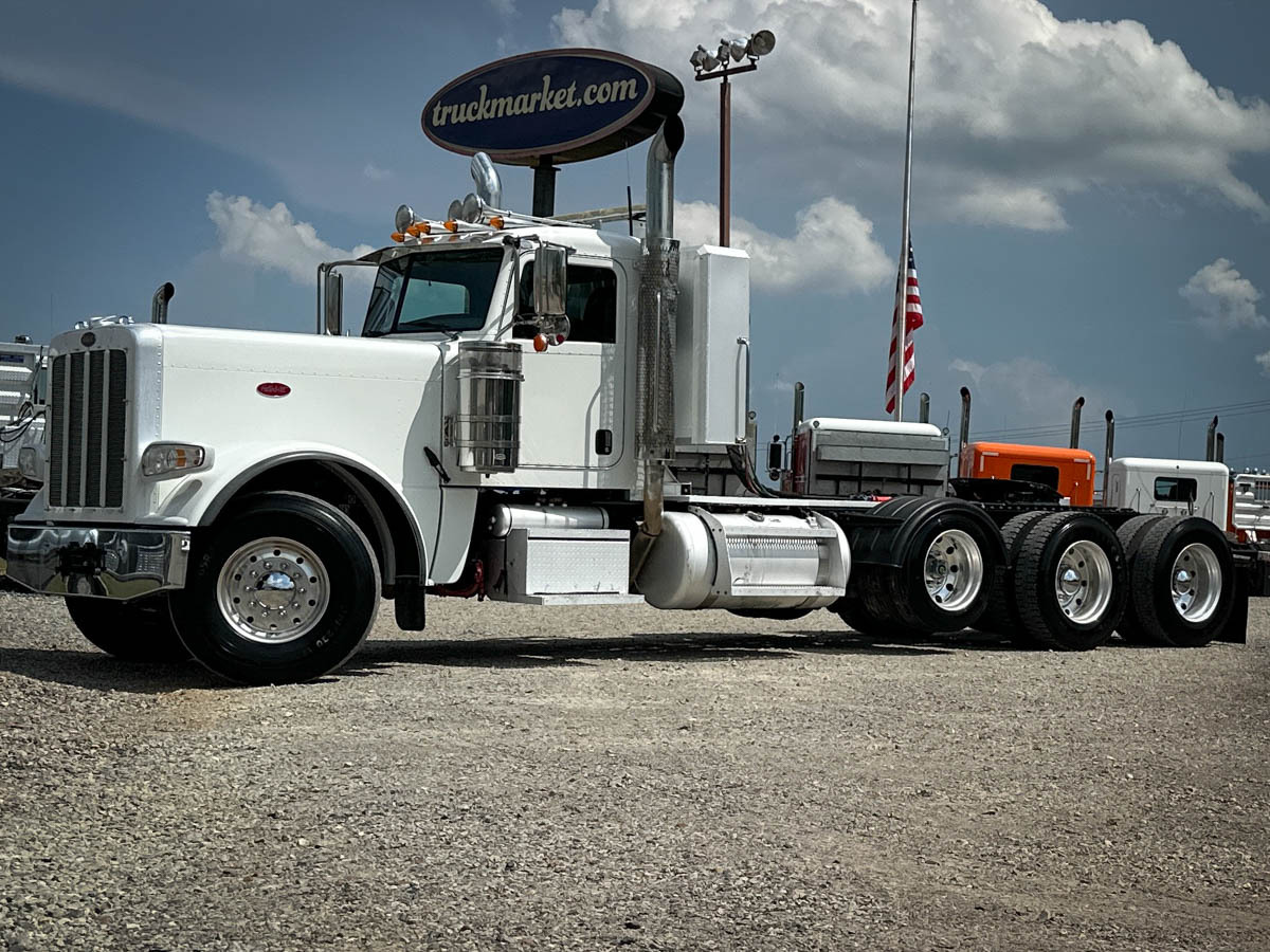 2020 PETERBILT 389 in Olive Branch, MS