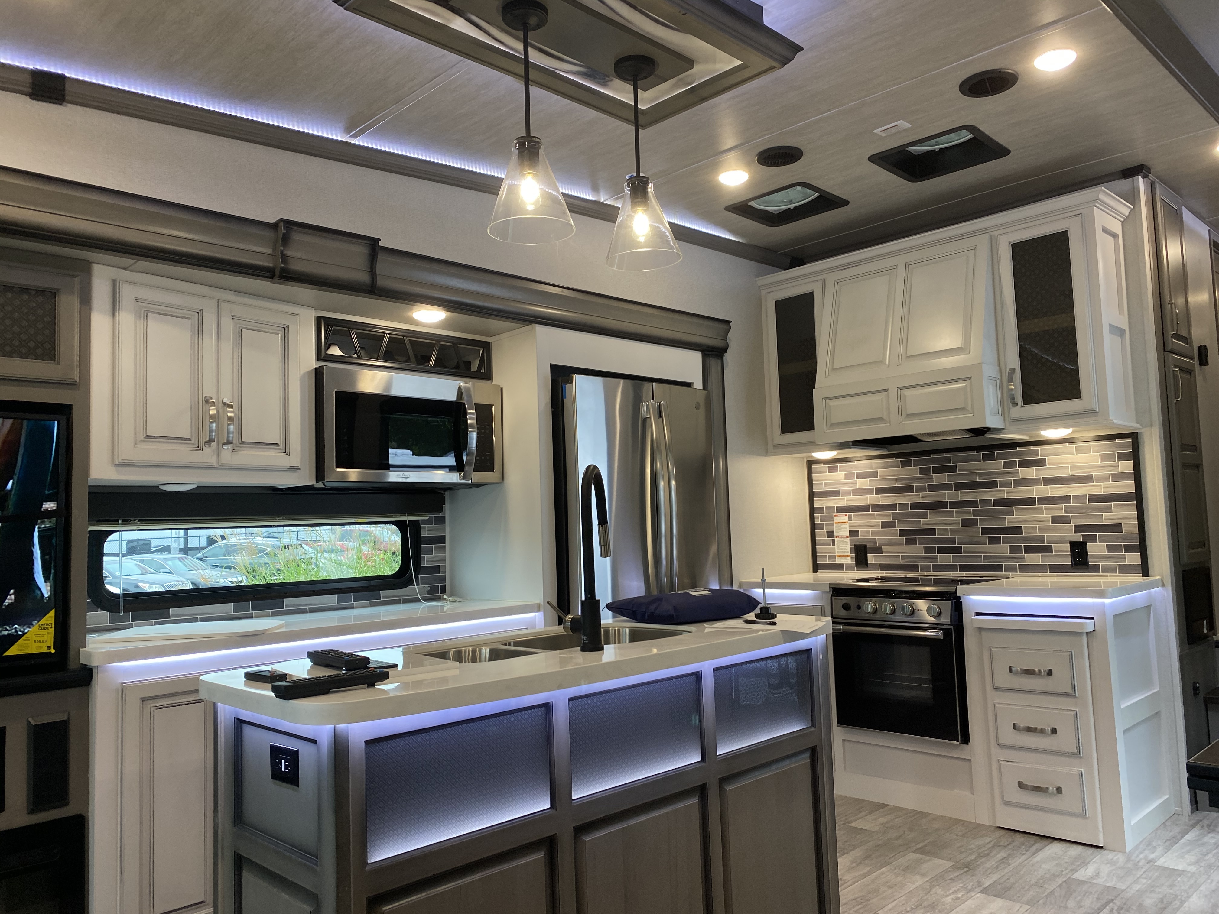 2021 Keystone MONTANA 3231CK RV