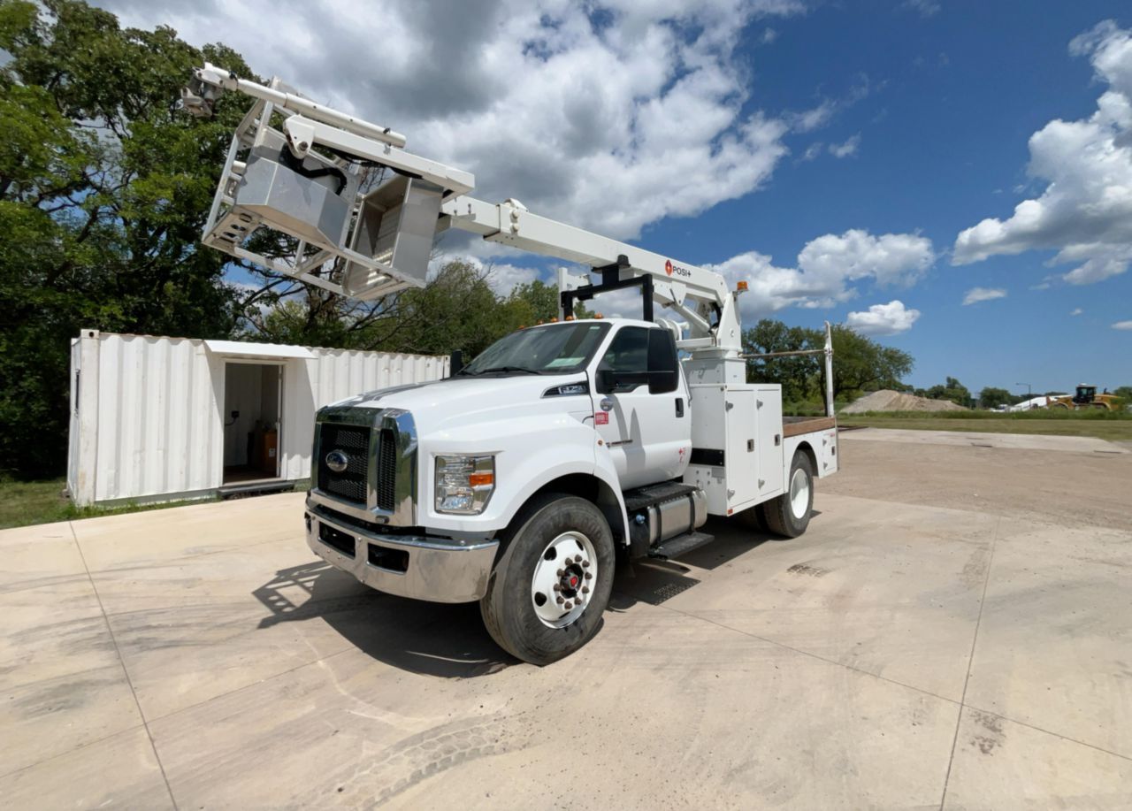 2023 FORD F750 in Bakersfield, CA