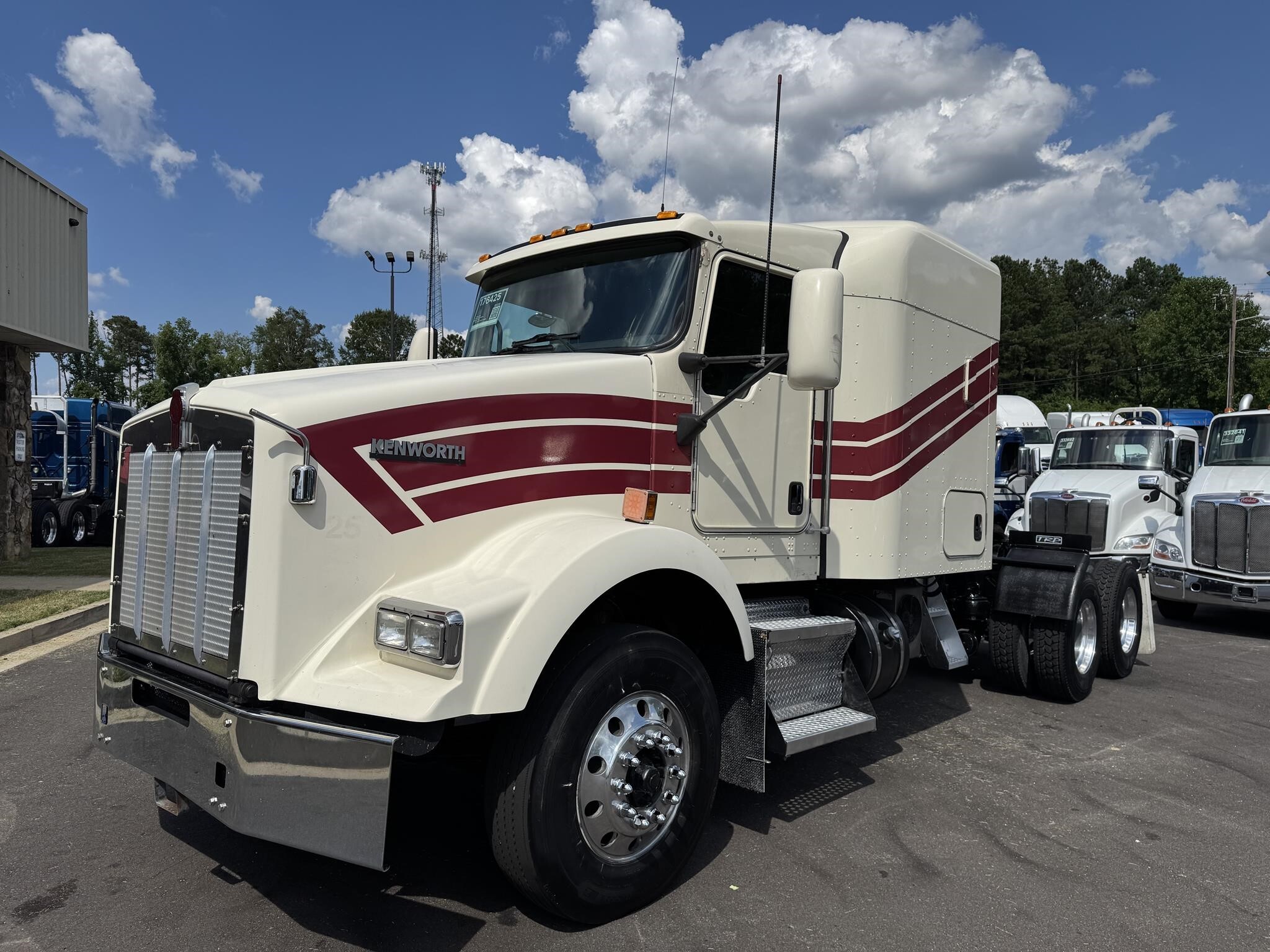 2017 KENWORTH T800 in Monroe, GA