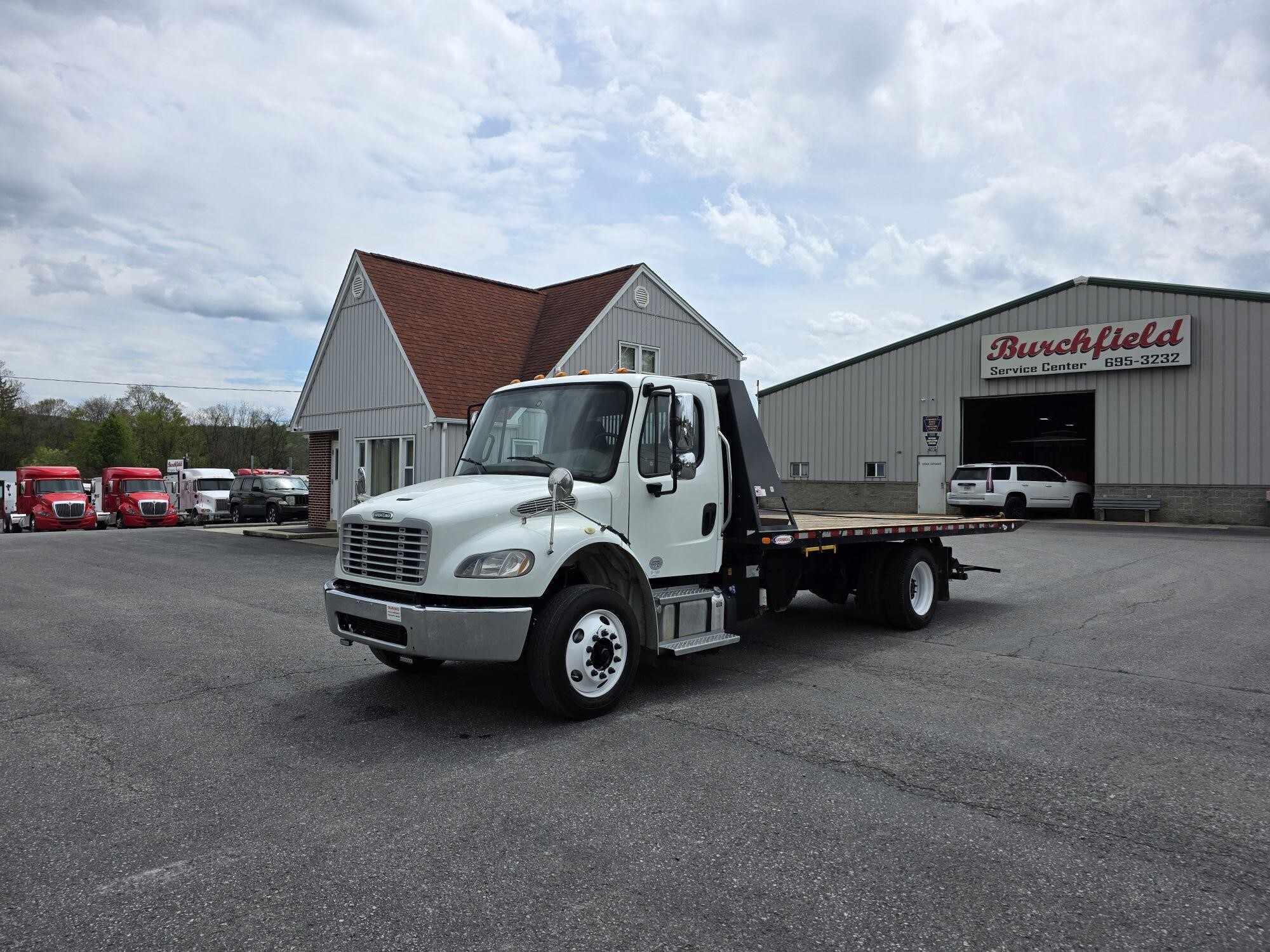2020 FREIGHTLINER BUSINESS CLASS M2 106 in Duncansville, PA