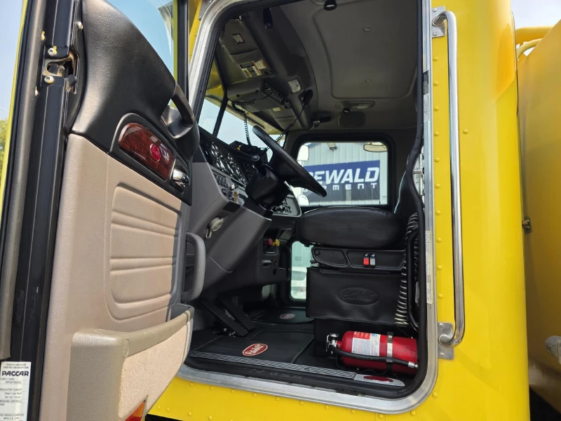 2021 PETERBILT 367