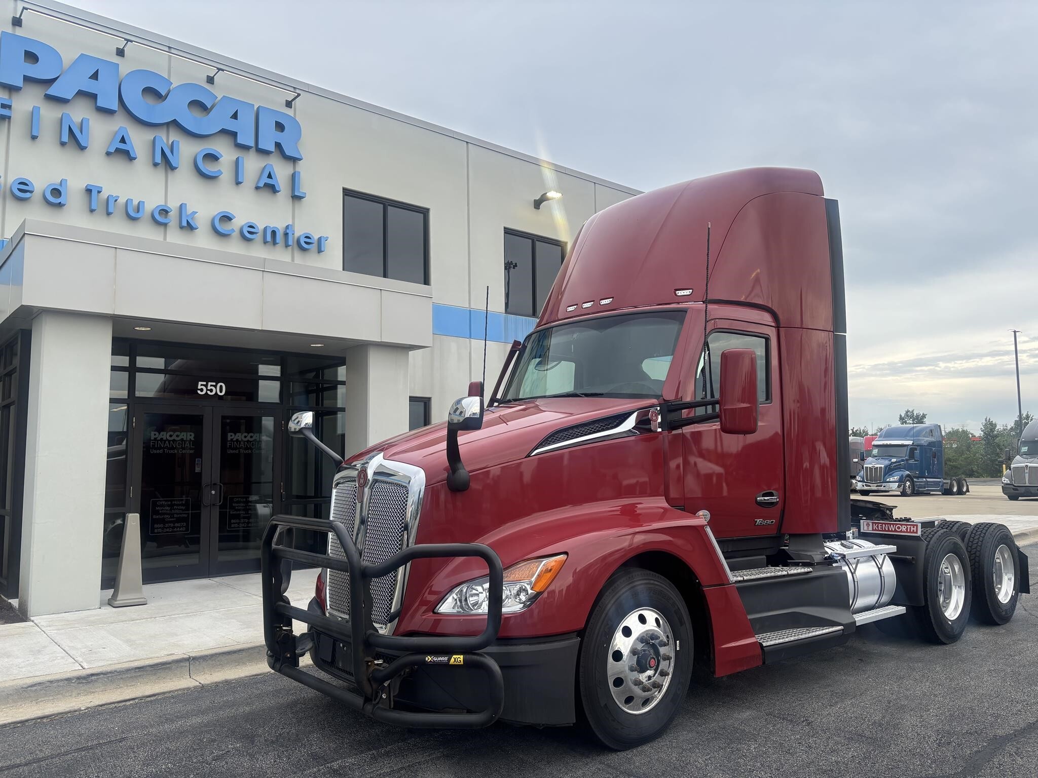2023 KENWORTH T680 in Minooka, IL