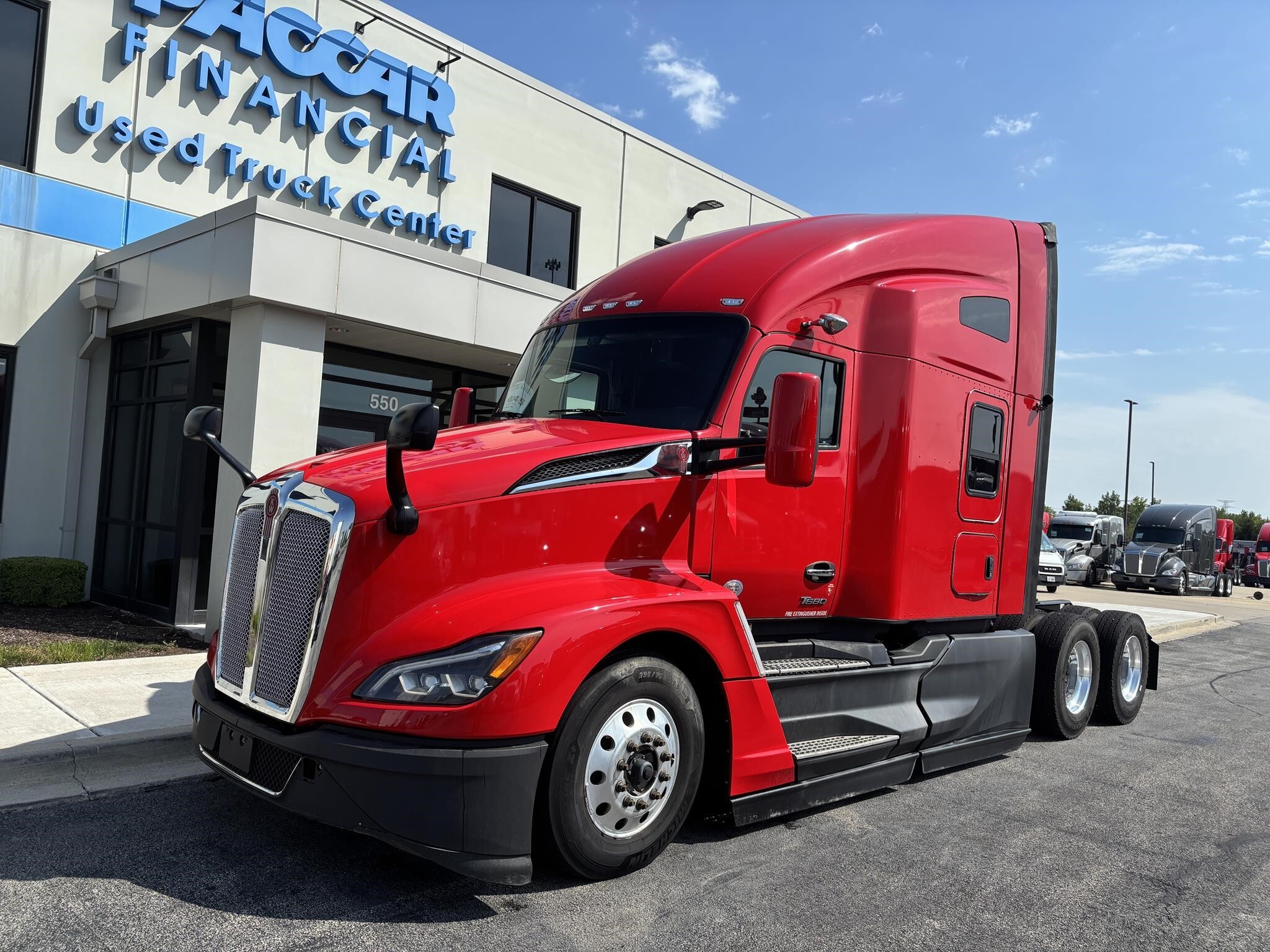 2023 KENWORTH T680 in Minooka, IL