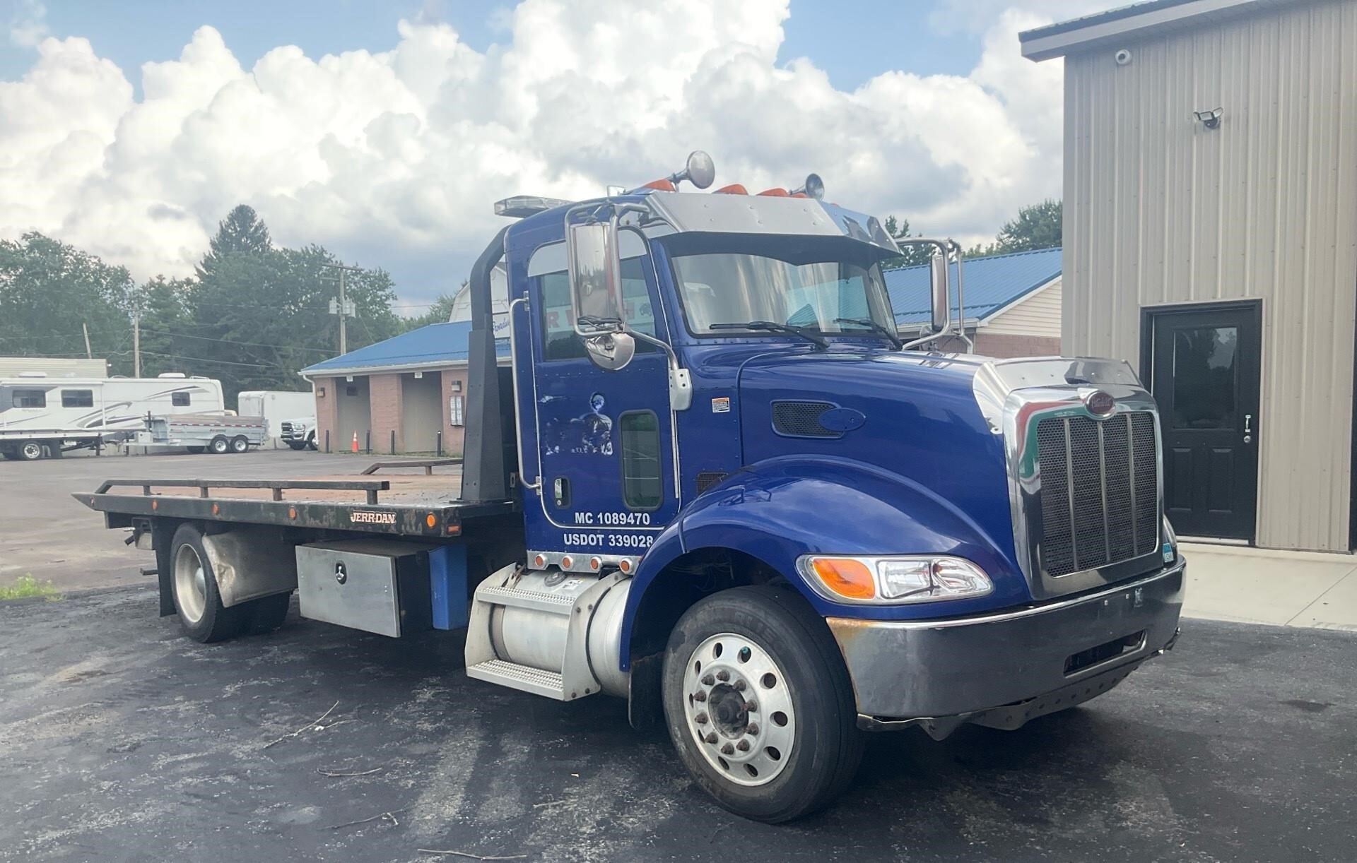 2018 PETERBILT 337 in Atlanta, GA