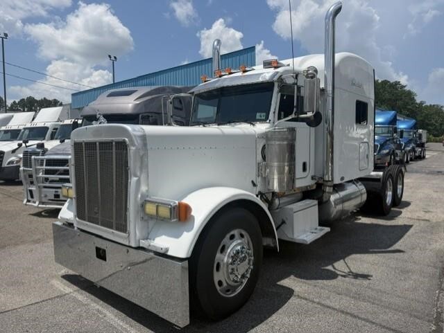 2005 PETERBILT 379 in Griffin, GA