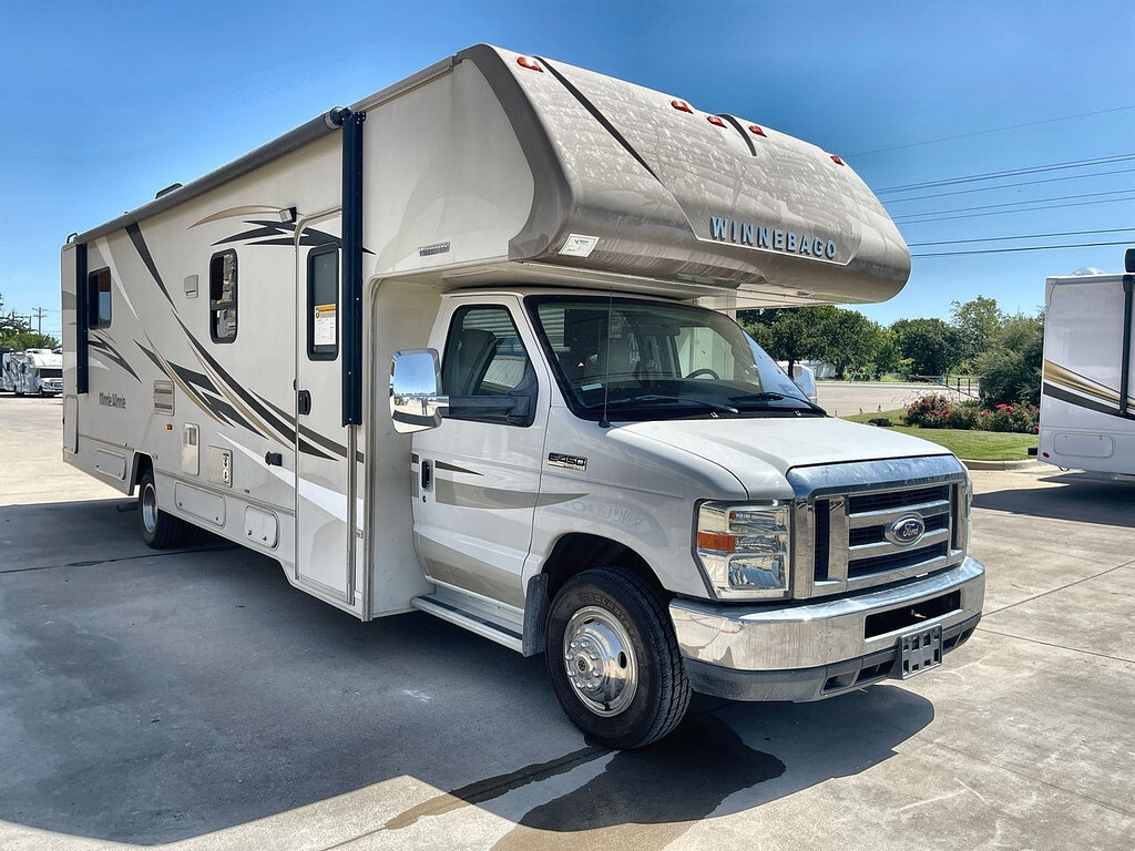 2016 Winnebago MINNIE WINNIE 31K in cleburne TX