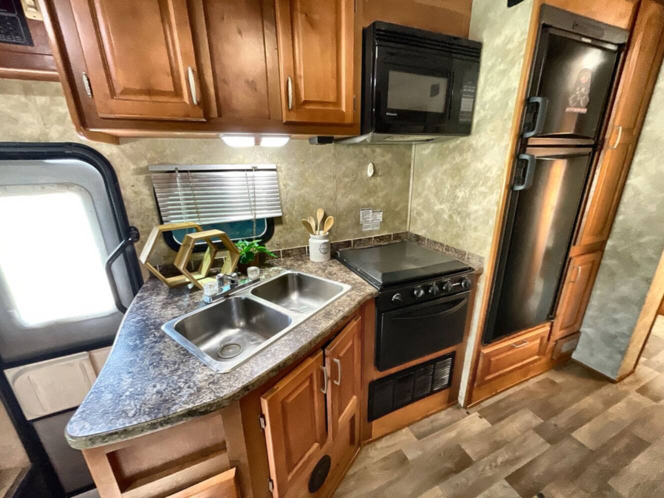 A photo of this 2010 Gulf Stream YELLOWSTONE 6316