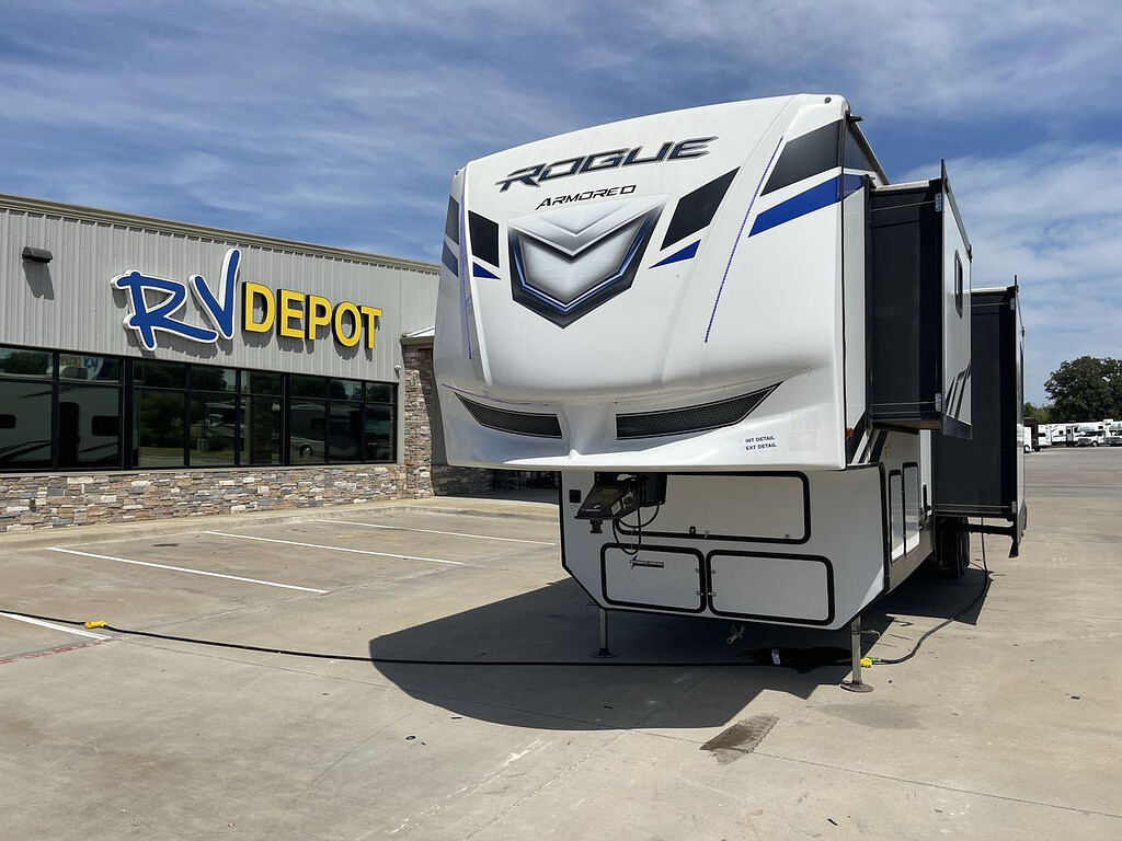 2022 Forest River VENGEANCE ROGUE ARMORED 4007-G2 in cleburne TX