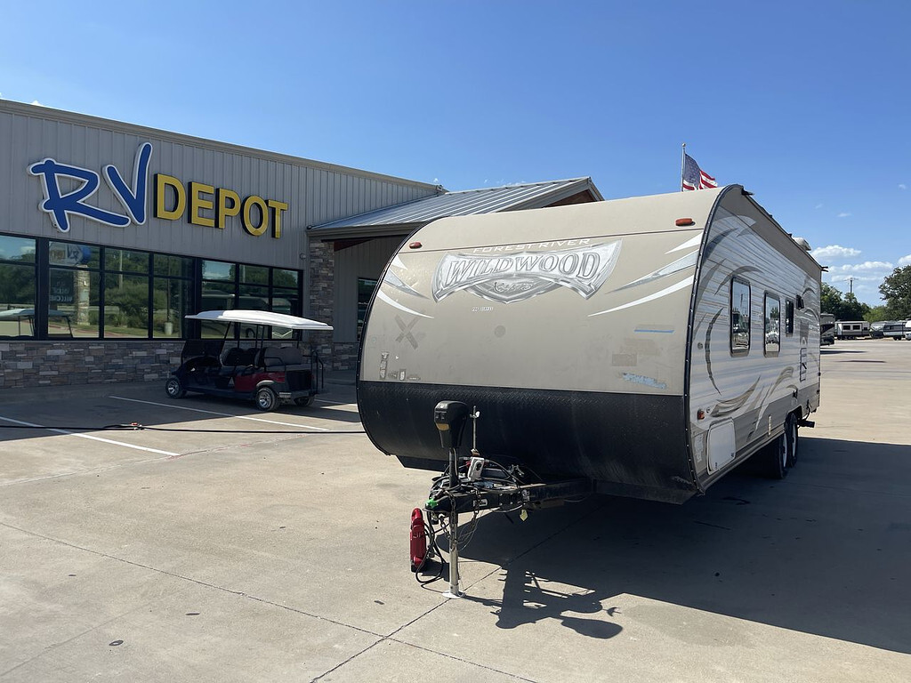 2016 Forest River WILDWOOD X-LITE 261BHXL in cleburne TX