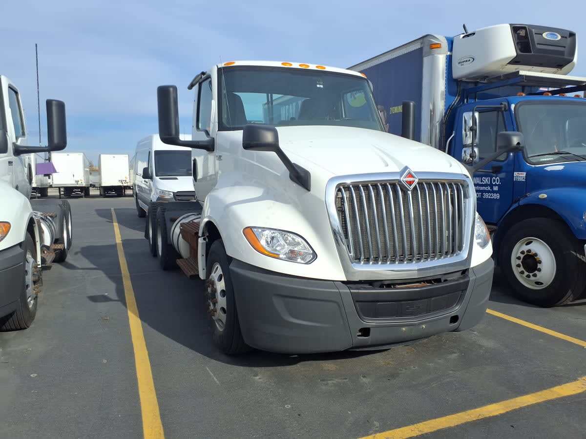 2019 INTERNATIONAL LT625 DAYCAB T/A in Taylor, MI
