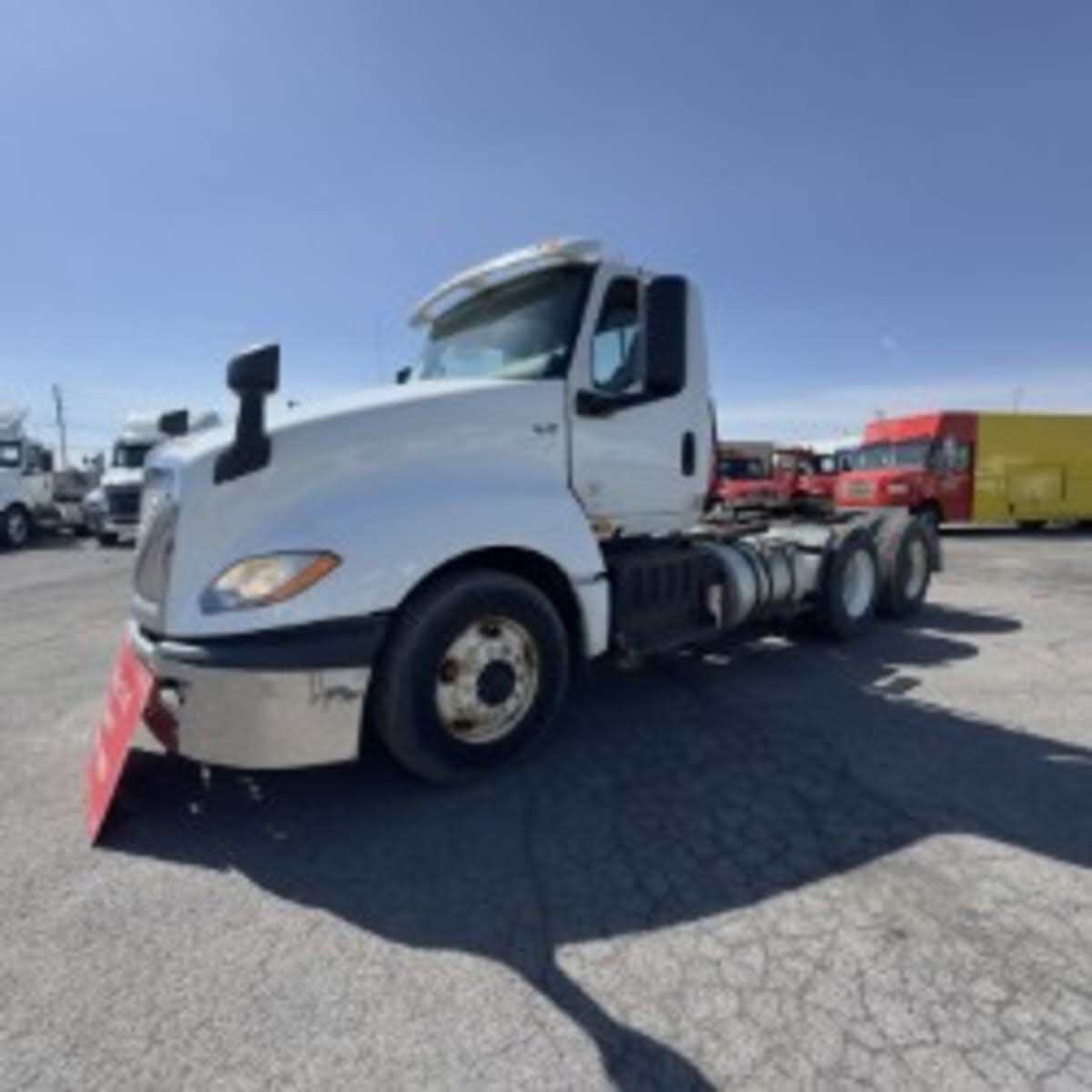 2020 INTERNATIONAL LT625 DAYCAB T/A in Hampton, VA