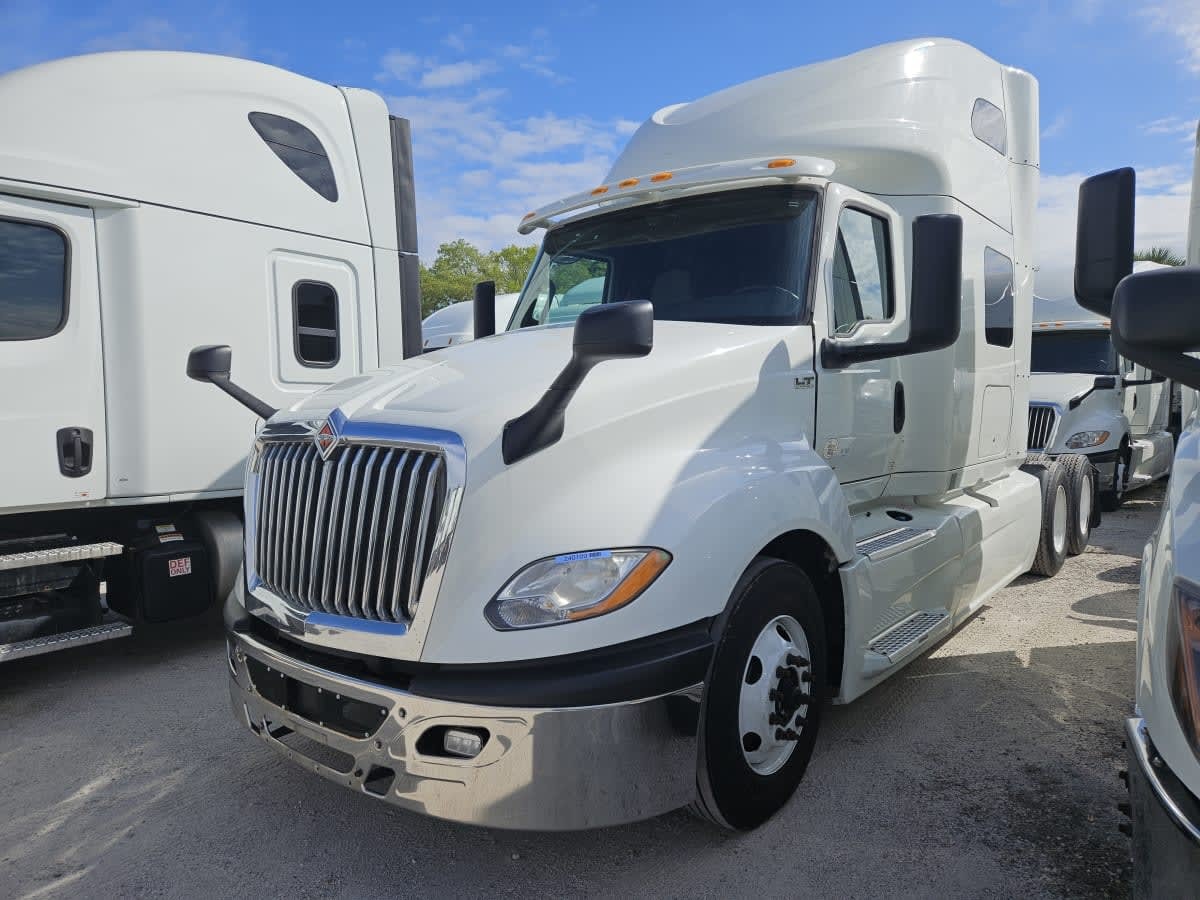 2020 INTERNATIONAL LT625 SLPR CAB in Orlando, FL