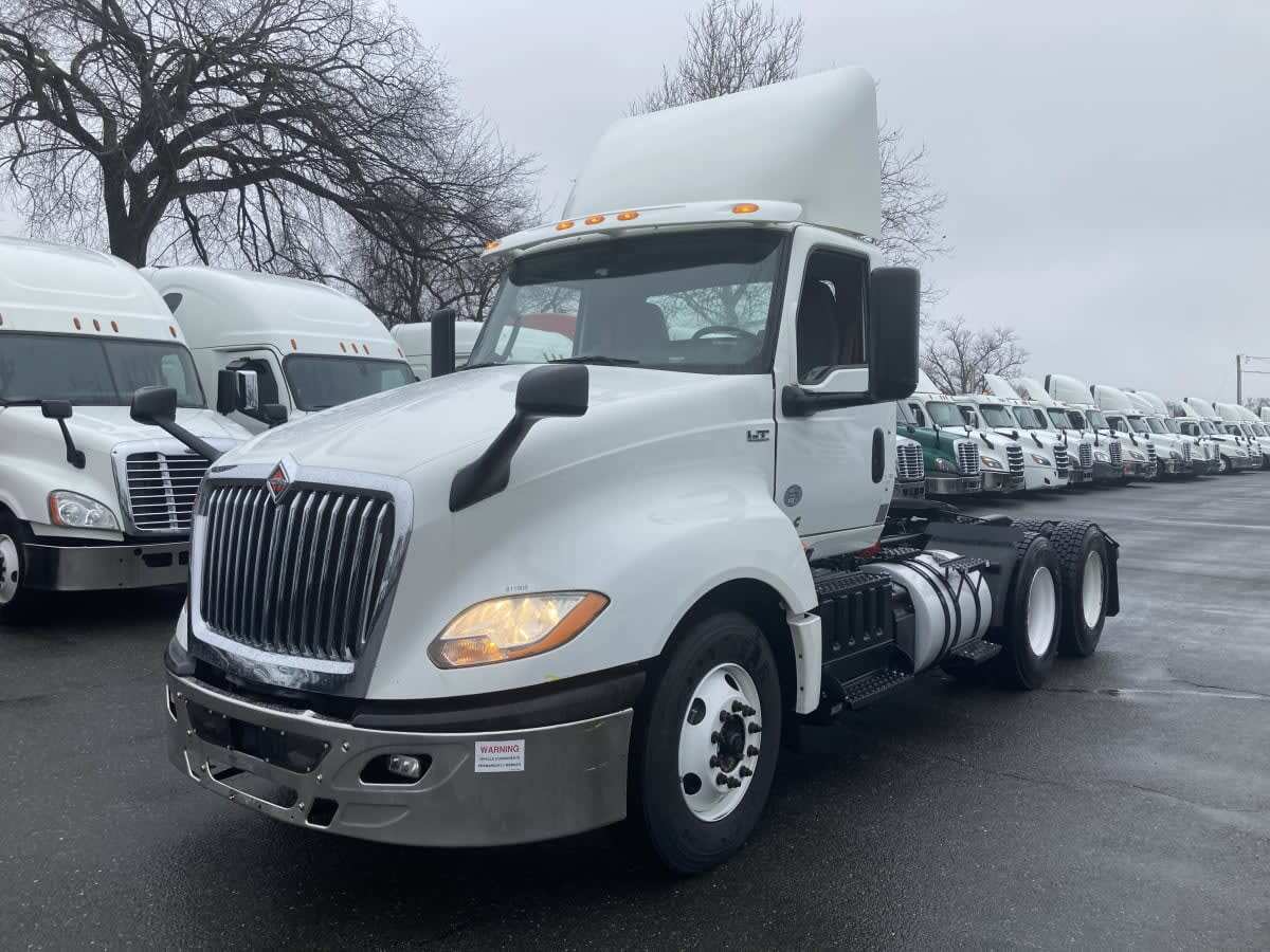 2019 INTERNATIONAL LT625 DAYCAB T/A in Springfield, MA