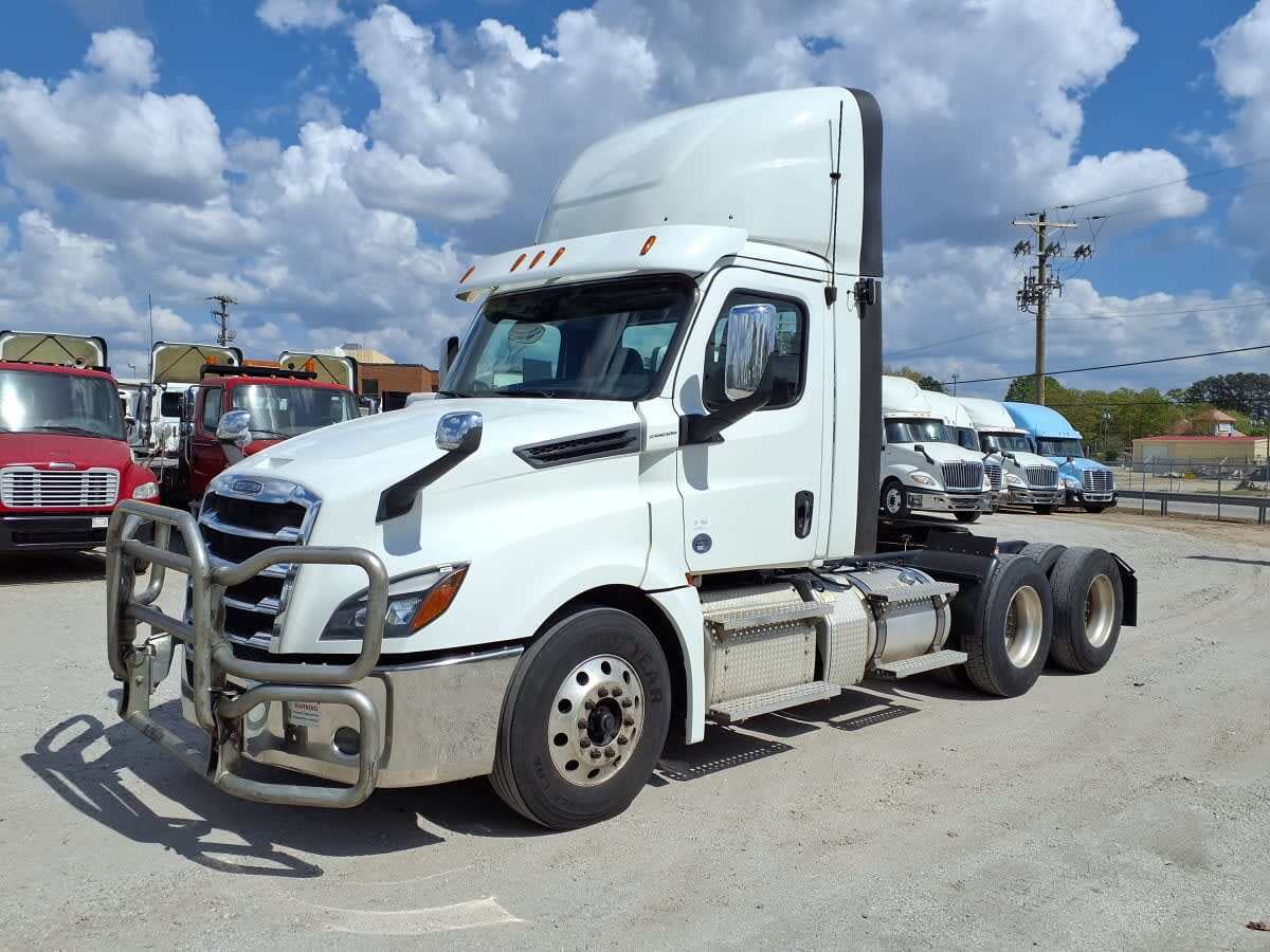 2020 FREIGHTLINER CASCADIA 126 in Greenville, SC