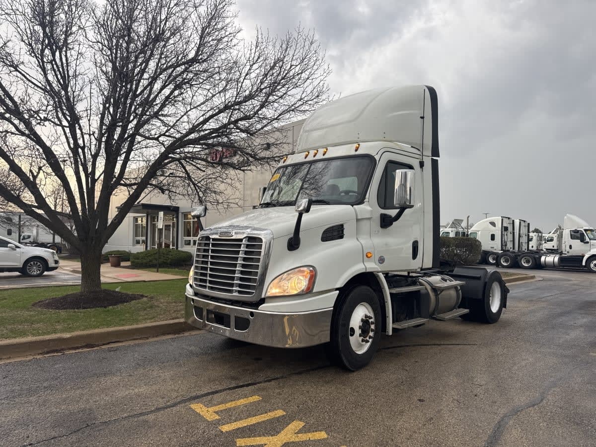 2018 FREIGHTLINER CASCADIA 113 in Bolingbrook, IL