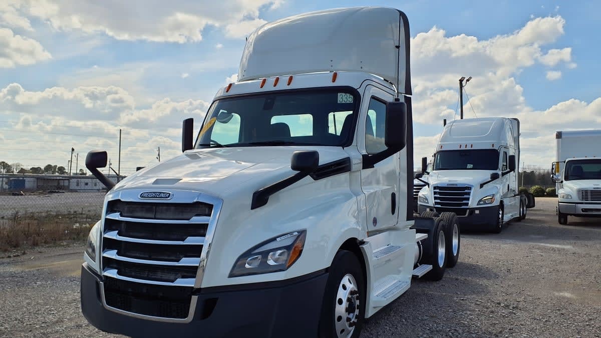 2019 FREIGHTLINER CASCADIA 126 in Birmingham, AL
