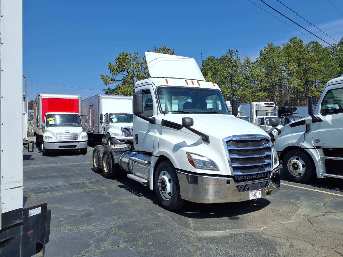 2020 FREIGHTLINER CASCADIA 126 in Atlanta, GA