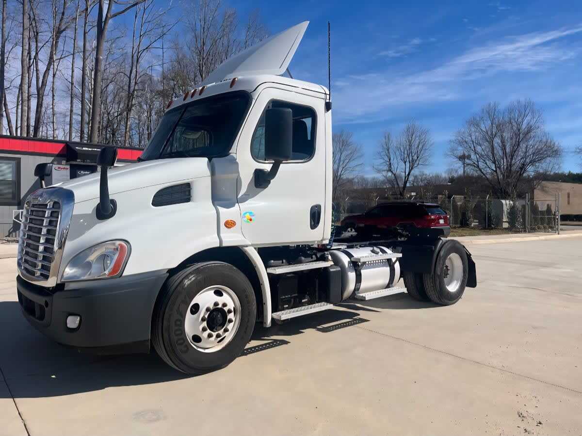 2019 FREIGHTLINER CASCADIA 113 in Greensboro, NC