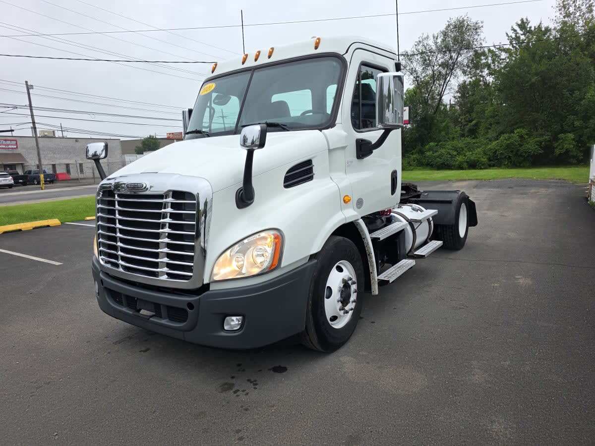 2020 FREIGHTLINER CASCADIA 113 in Bensalem, PA