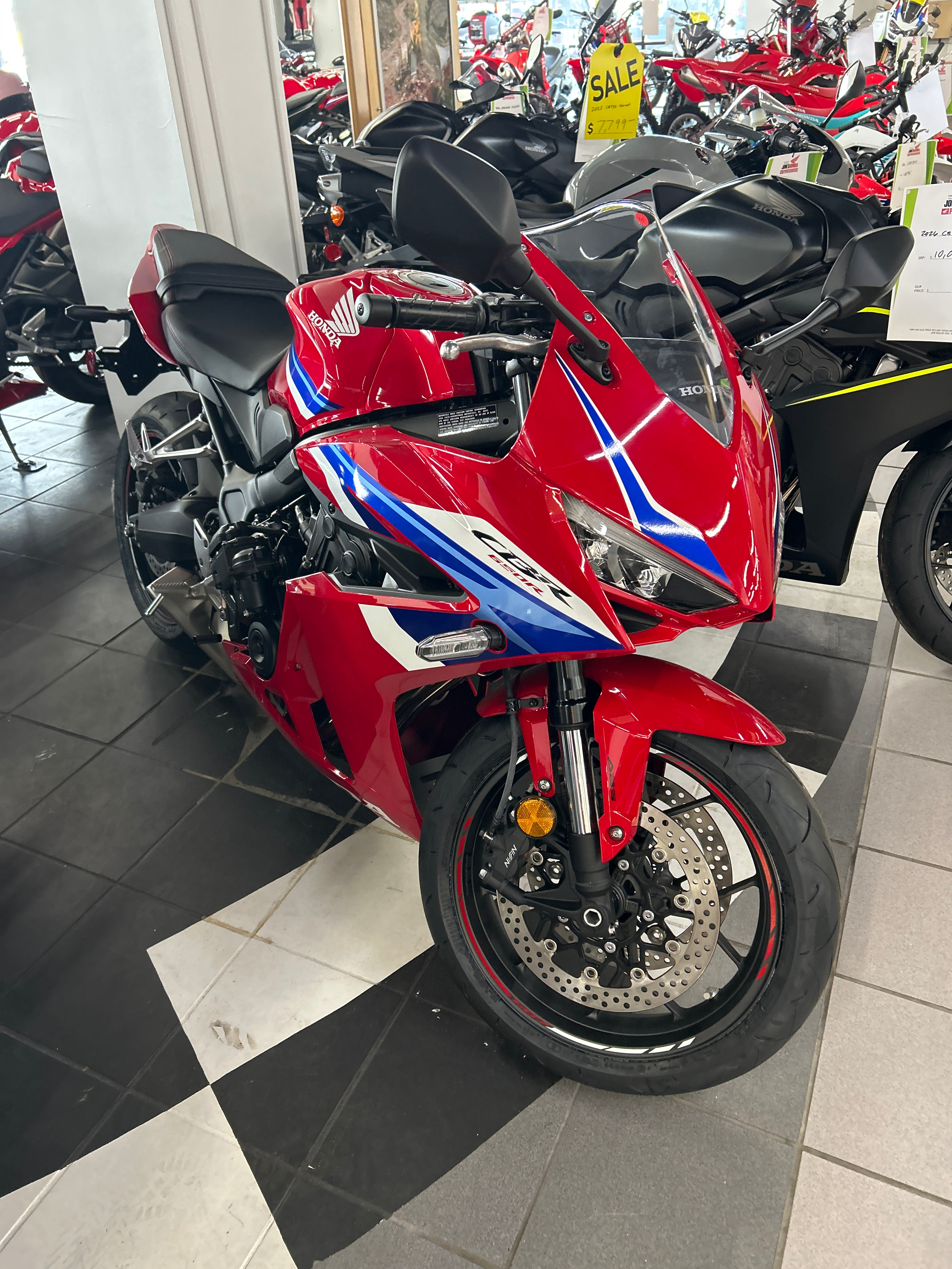 2026 Honda CBR650R E-Clutch BASE in Columbia, MO
