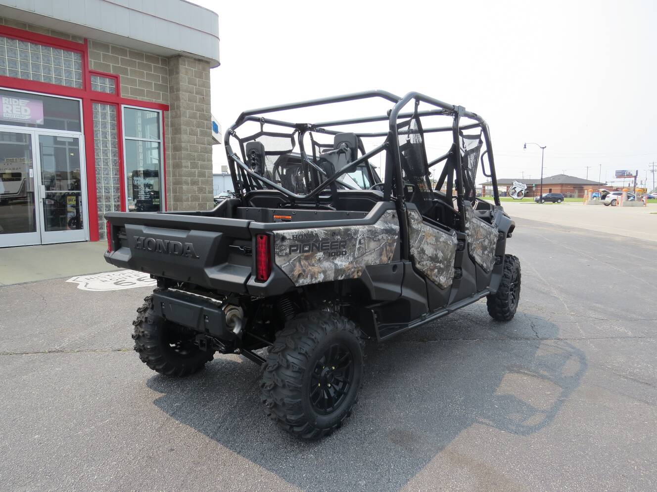 A photo of this 2025 Honda Pioneer 1000-6 Crew Deluxe
