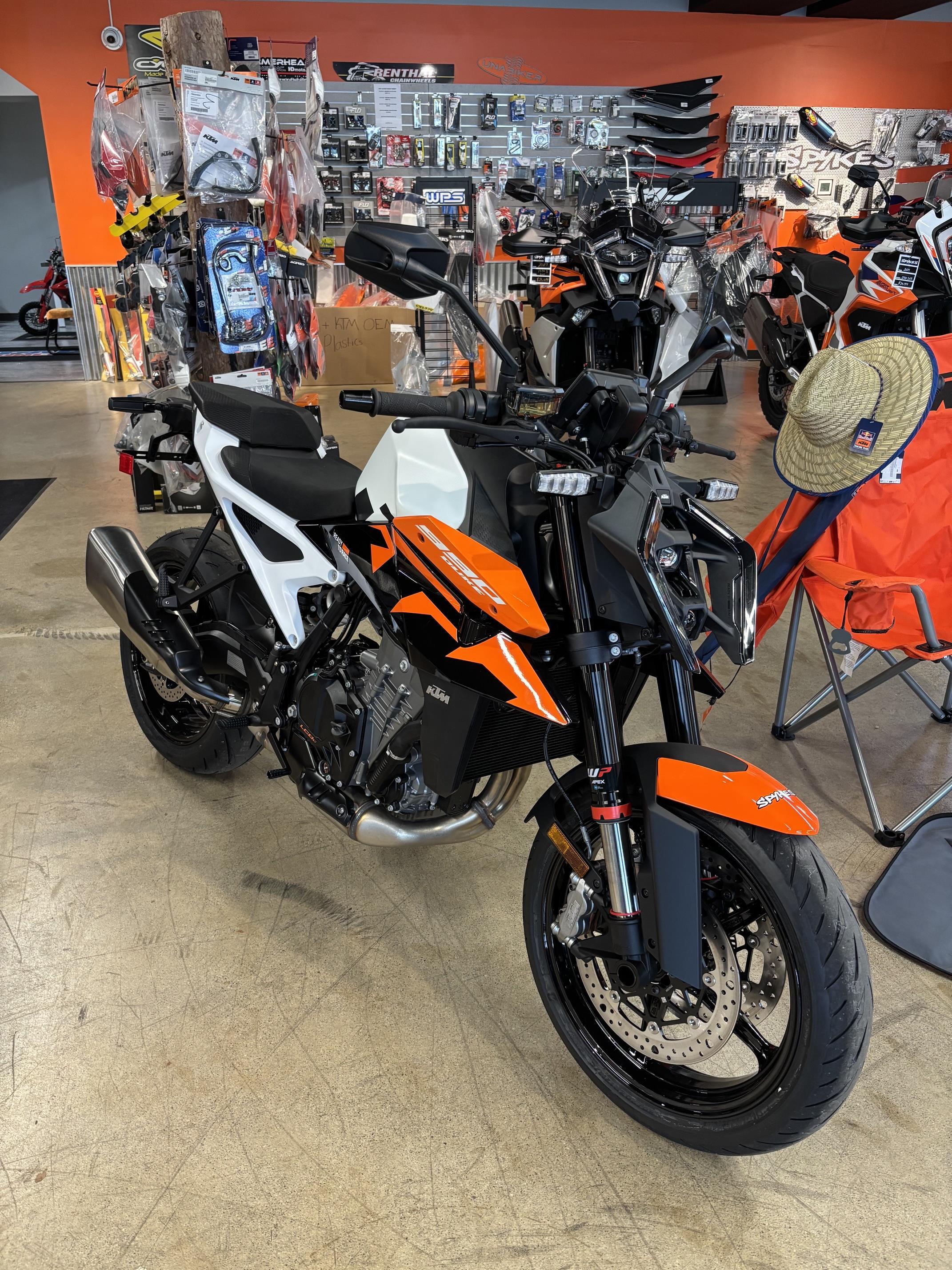 2027 KTM 990 DUKE 990 in Lafayette, IN
