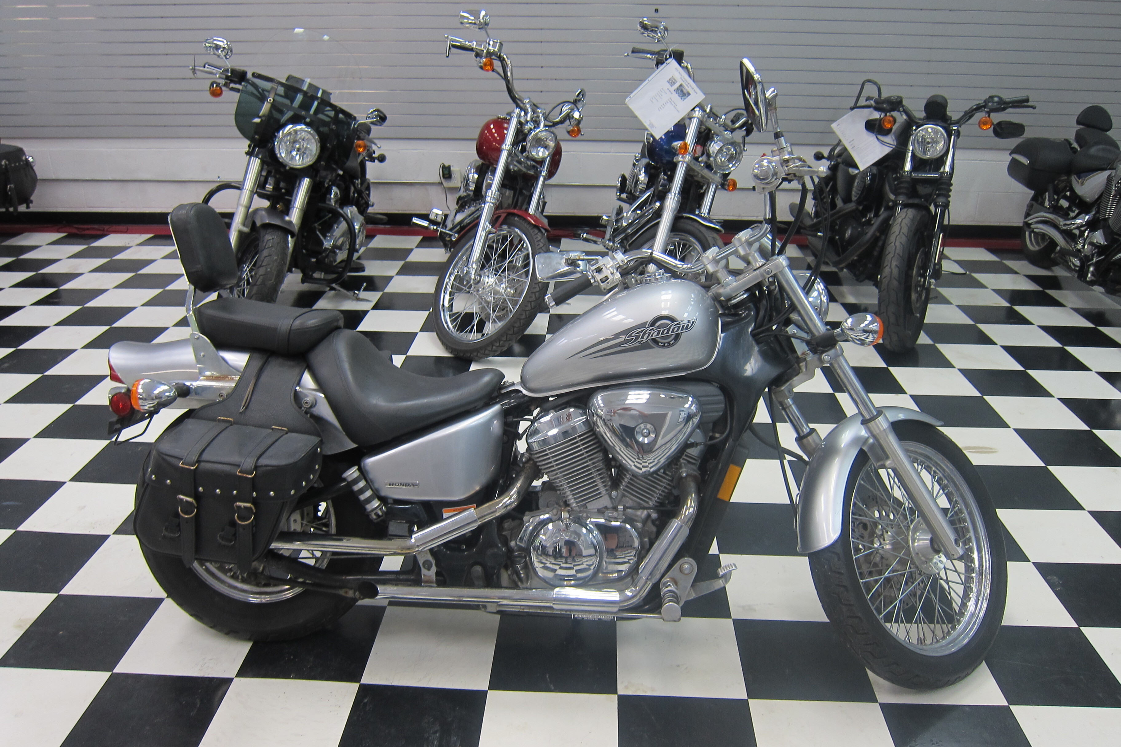 2006 Honda VT600 SHADOW VLX DLX VLX DELUXE in Charleston, WV