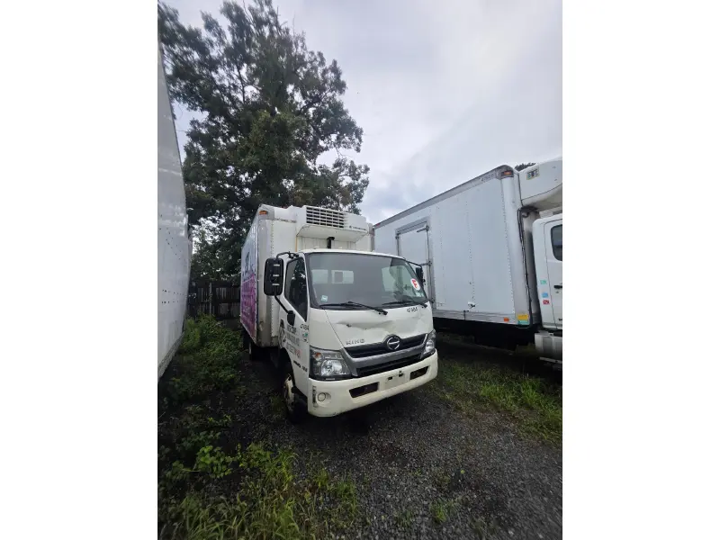 2017 HINO 155